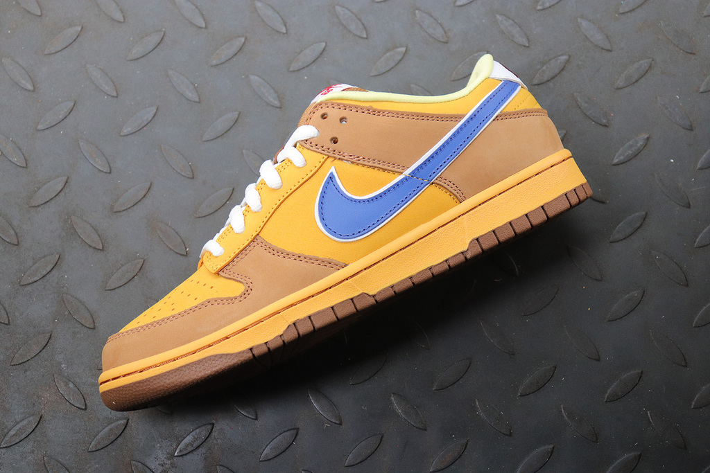 Nike SB Dunk Low Newcastle Brown Ale
