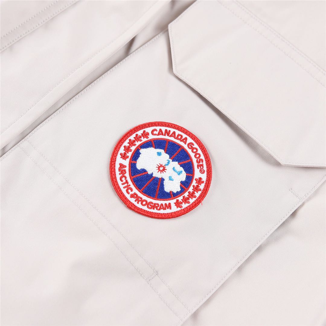 09 Canada Gooxx Expedition 4660L White Female