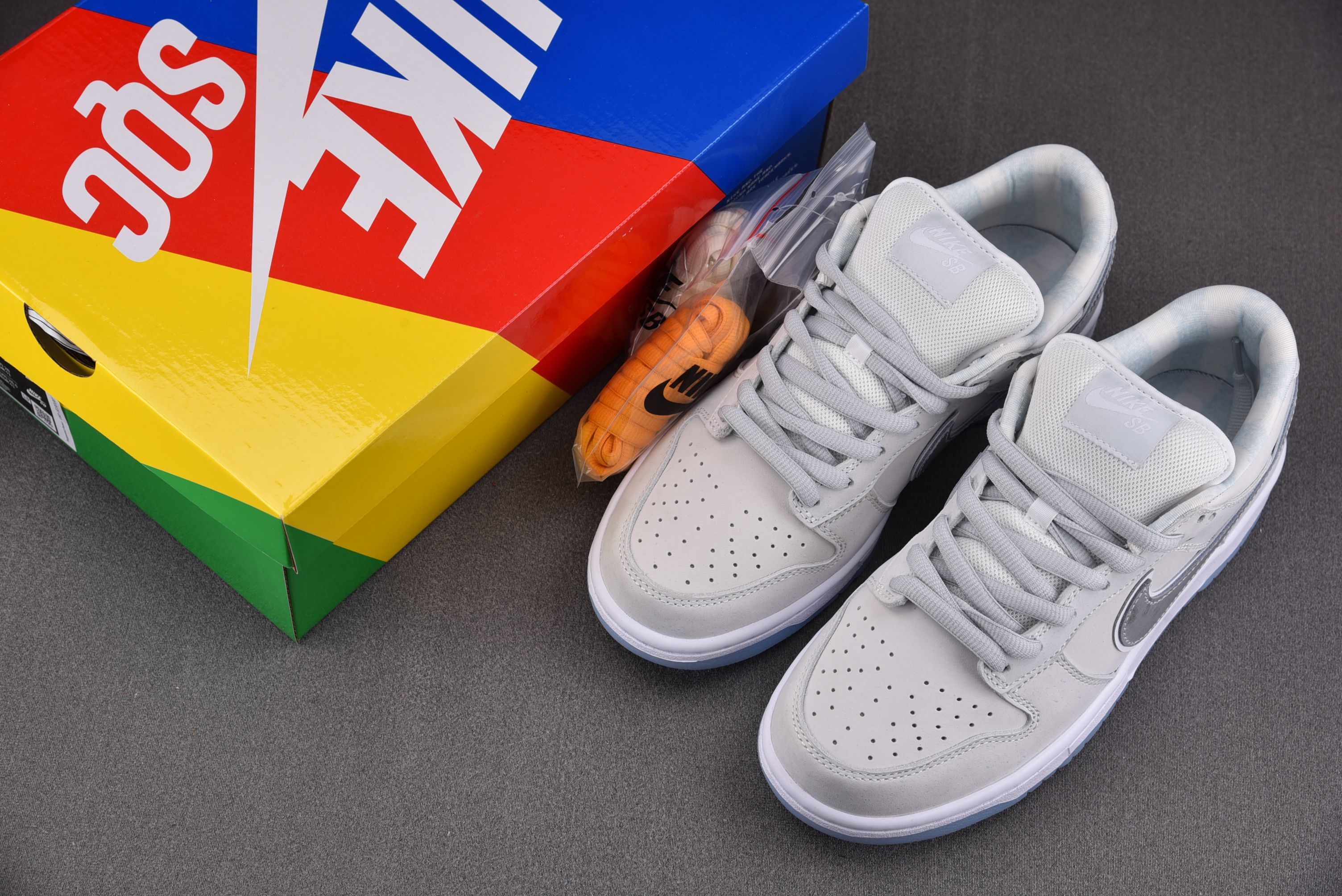 Nike SB Dunk Low White Lobster (Friends and Family)(Black Ruber Ring)