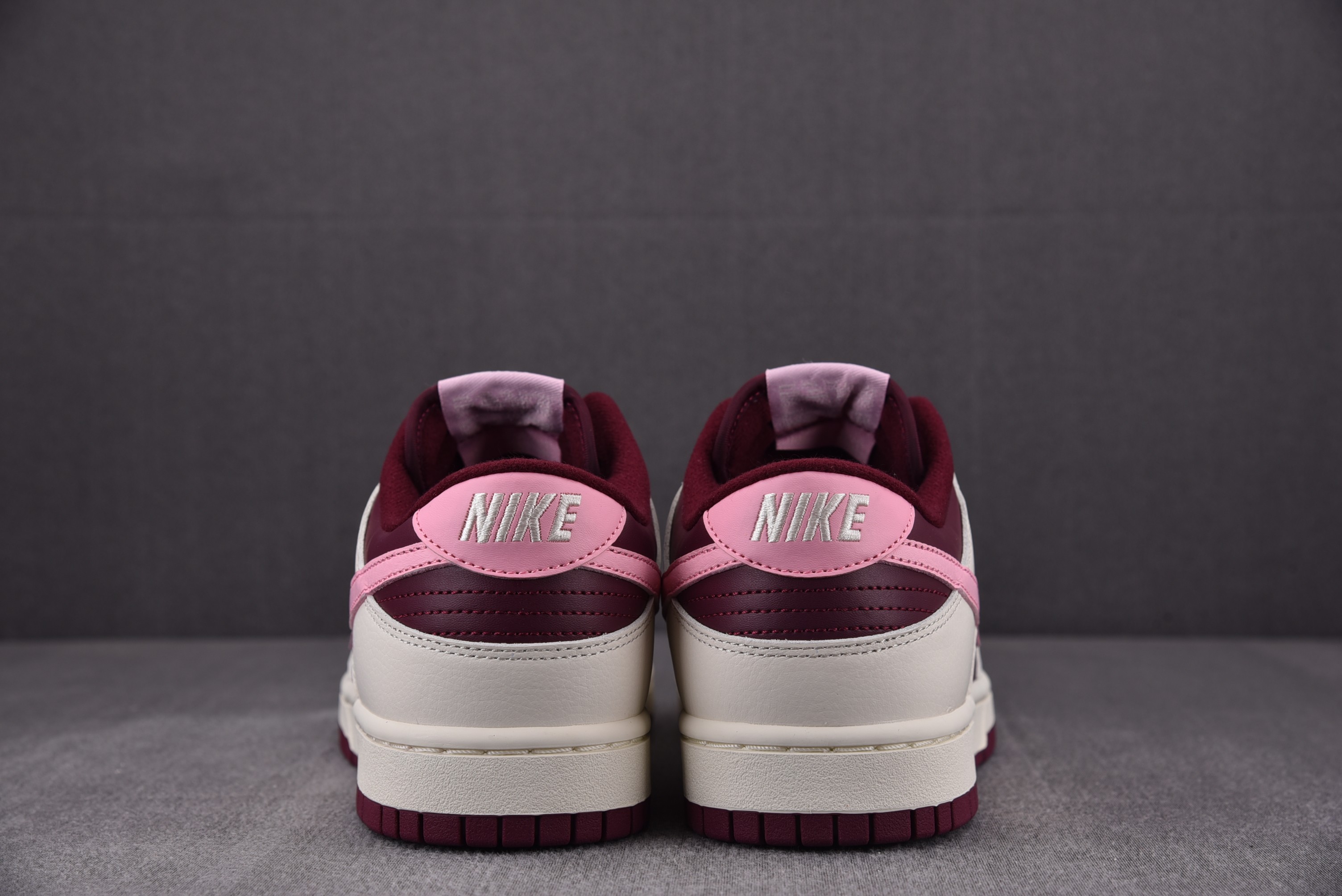 Nike Dunk Low Valentine's Day
