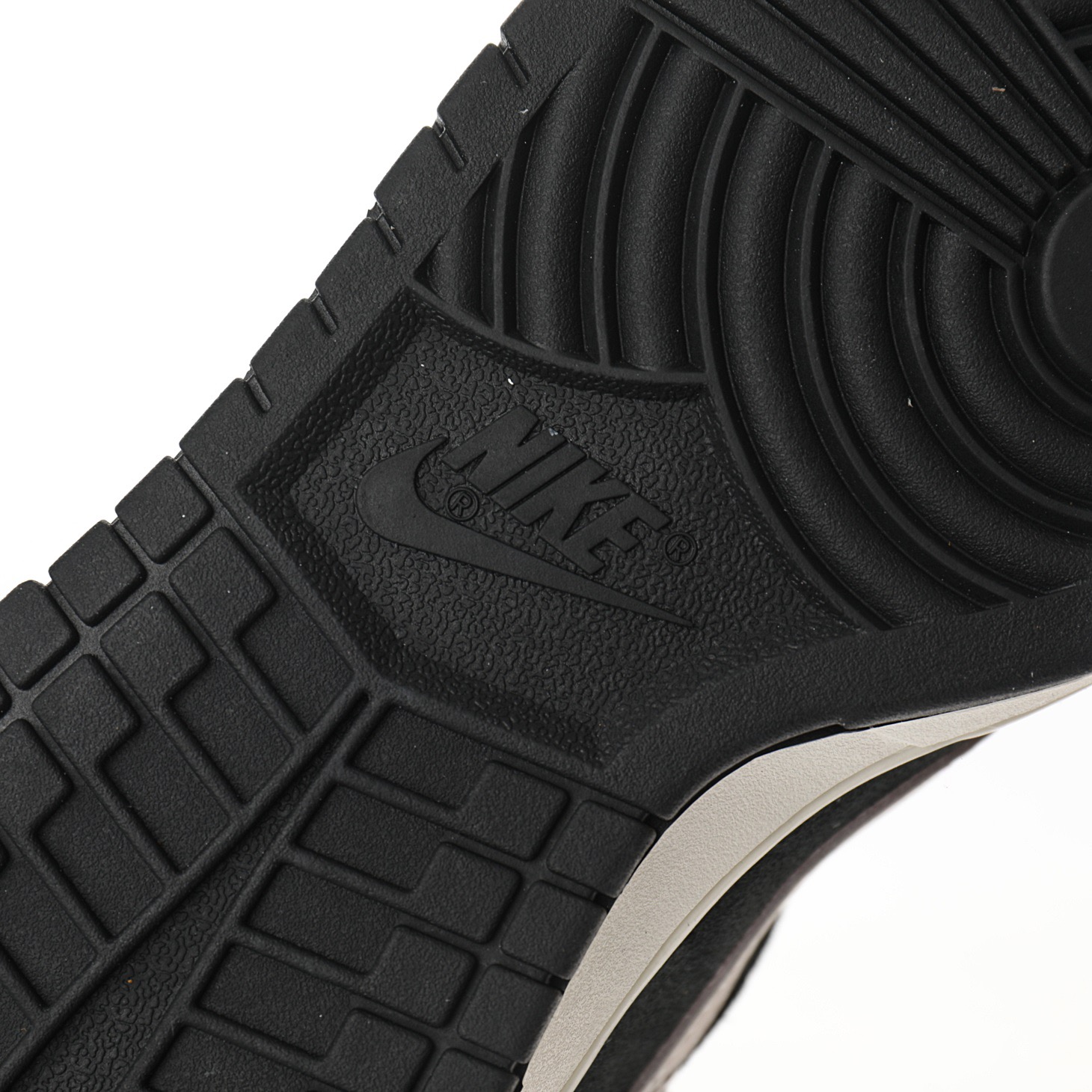 Nike SB Dunk Low Joe Strummer