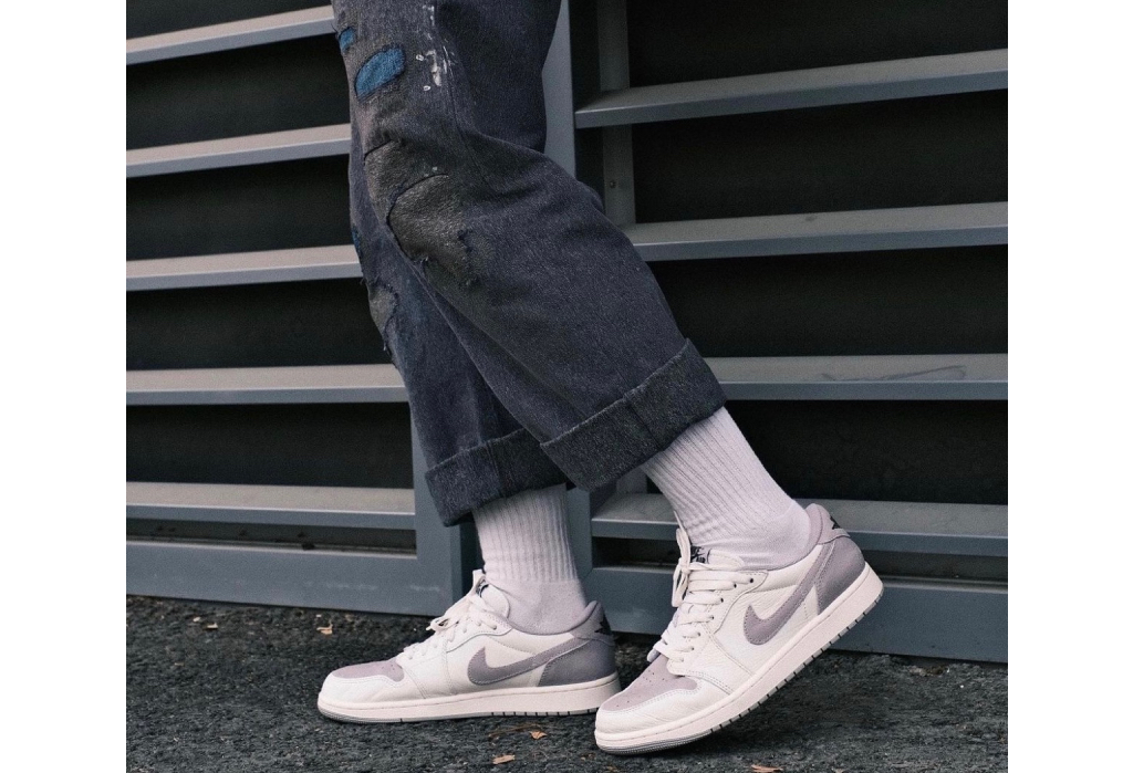 Air Jordan 1 Low OG Atmosphere Grey