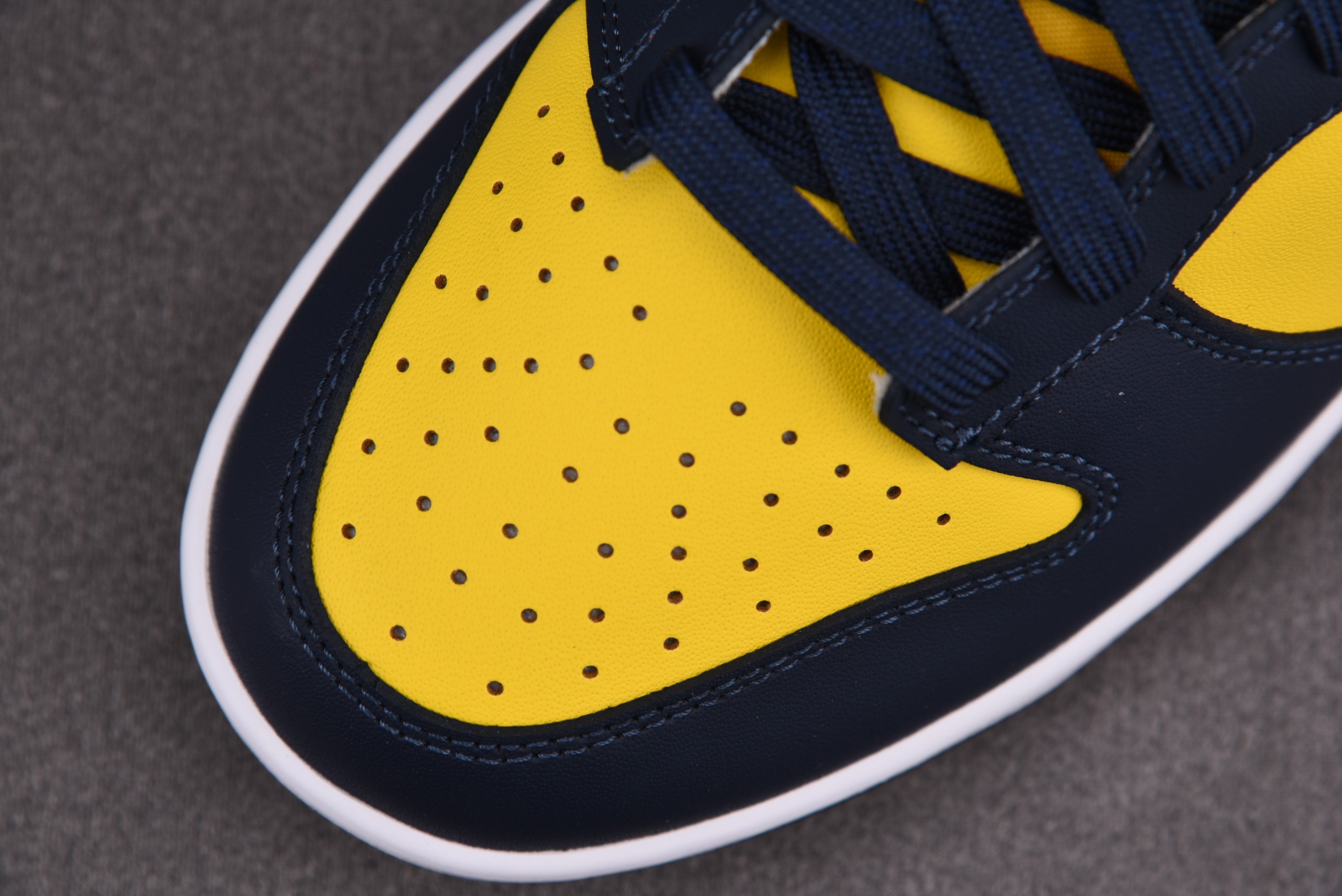 【Clearance】Nike Dunk Low Michigan (2021)（US9）