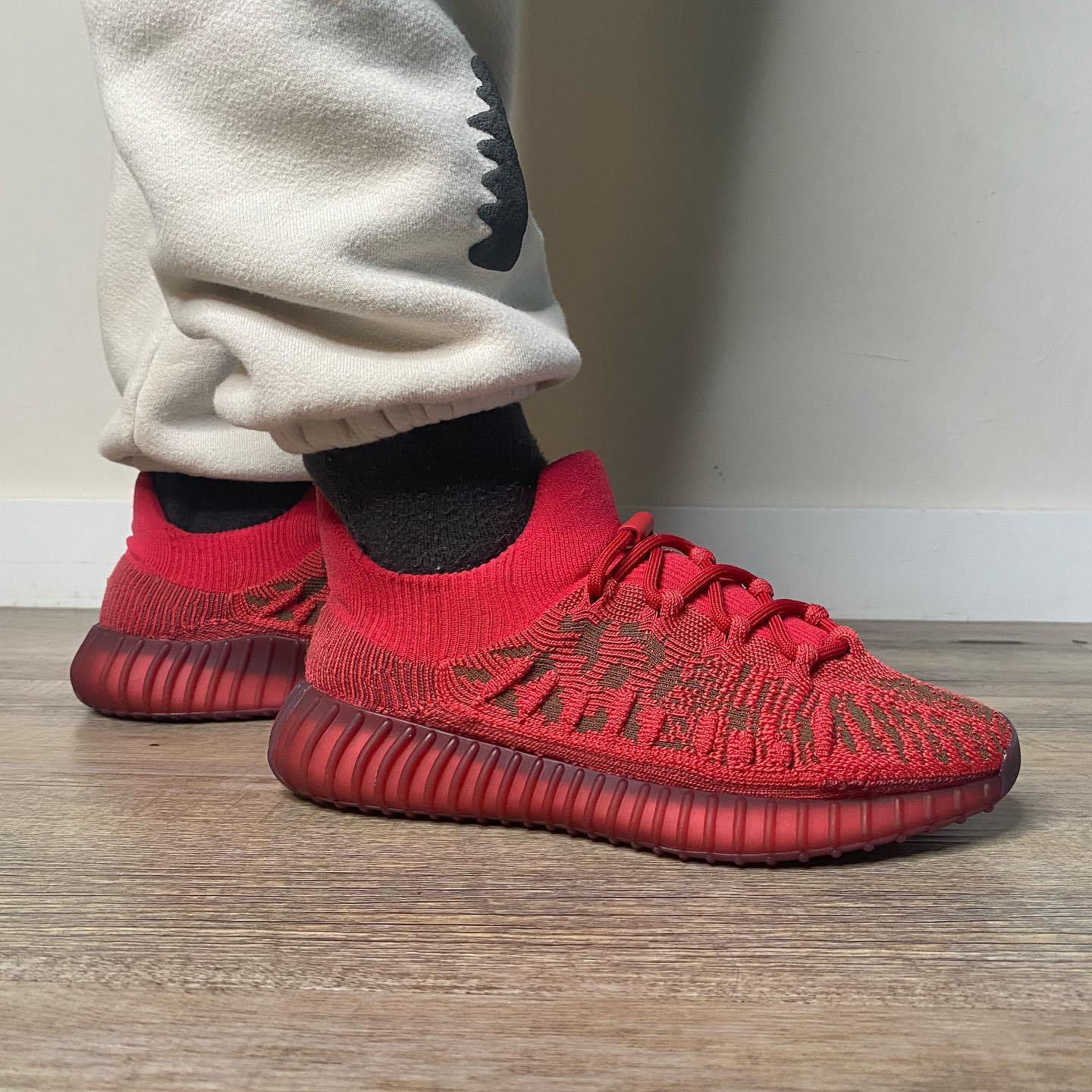 adidas Yeezy 350 V2 CMPCT Slate Red