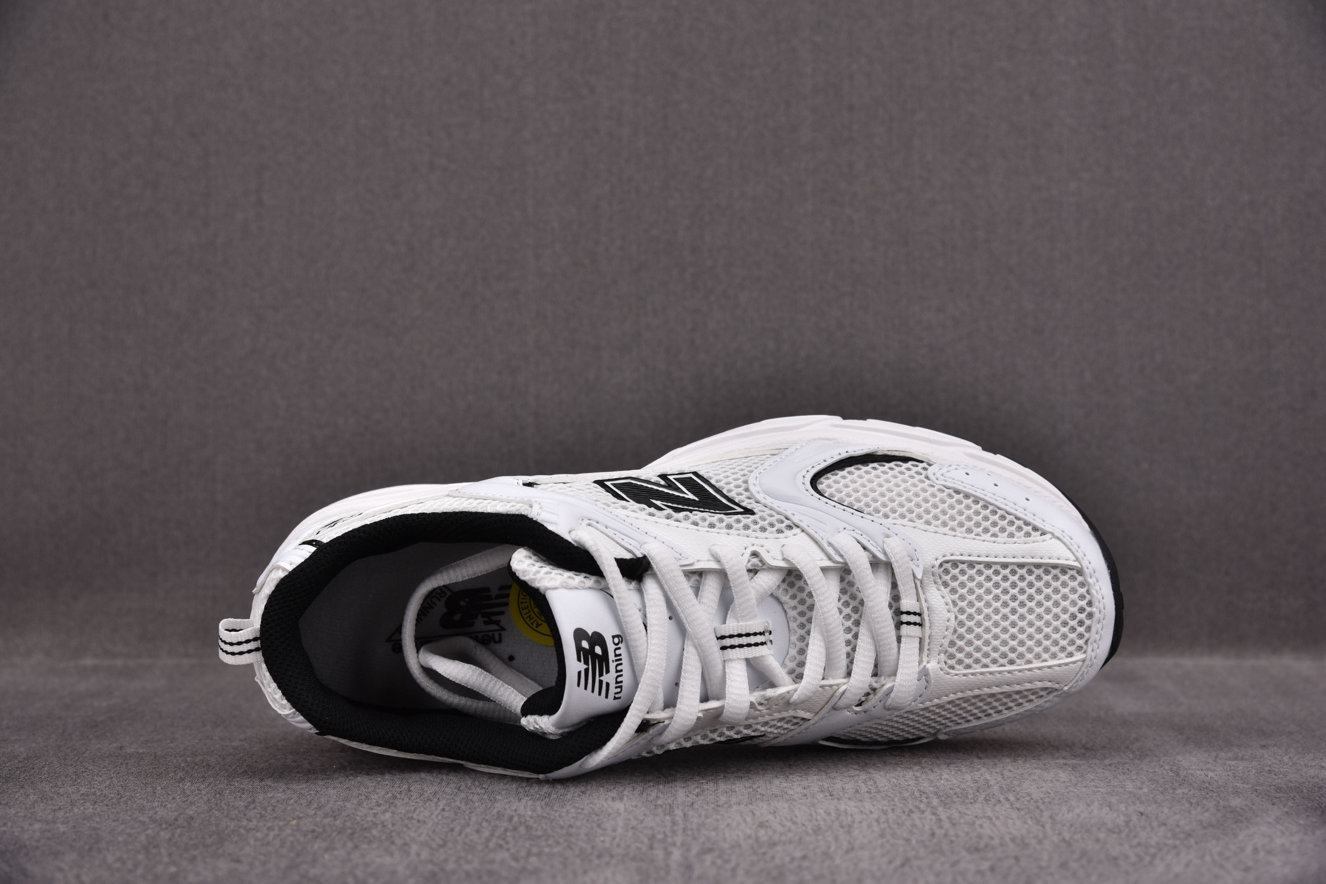 New Balance 530 White Black Details