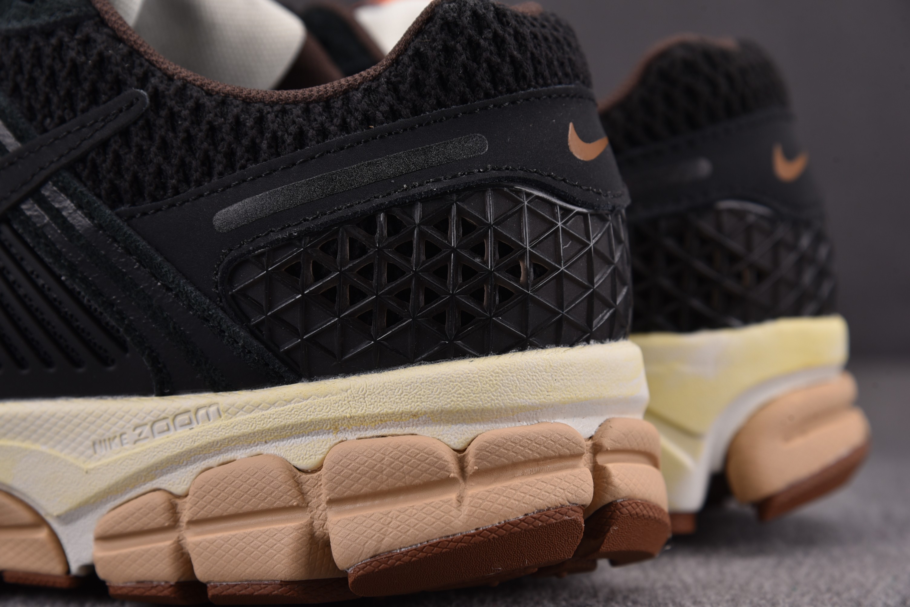 Nike Zoom Vomero 5 Black Sesame