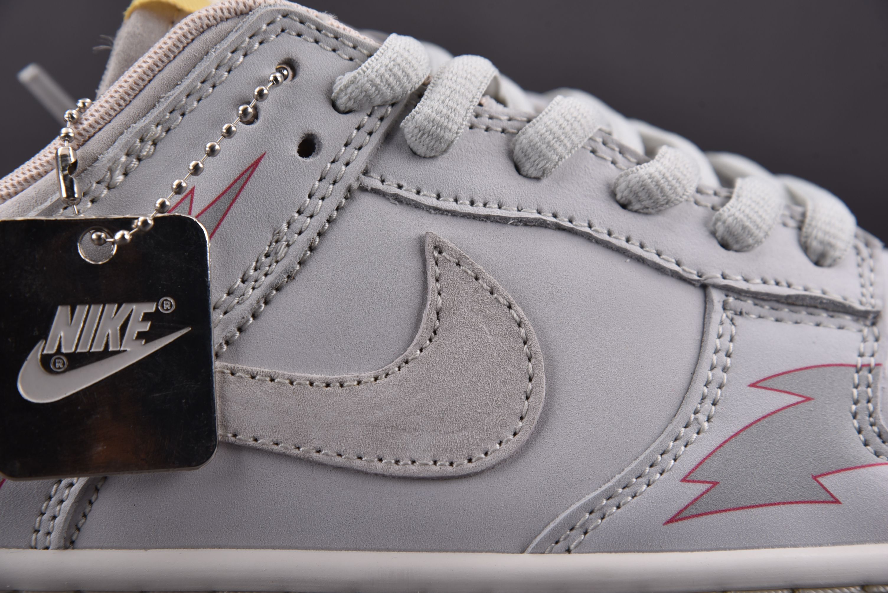 Nike SB Dunk Low Flash Tatoo Cream Grey Black