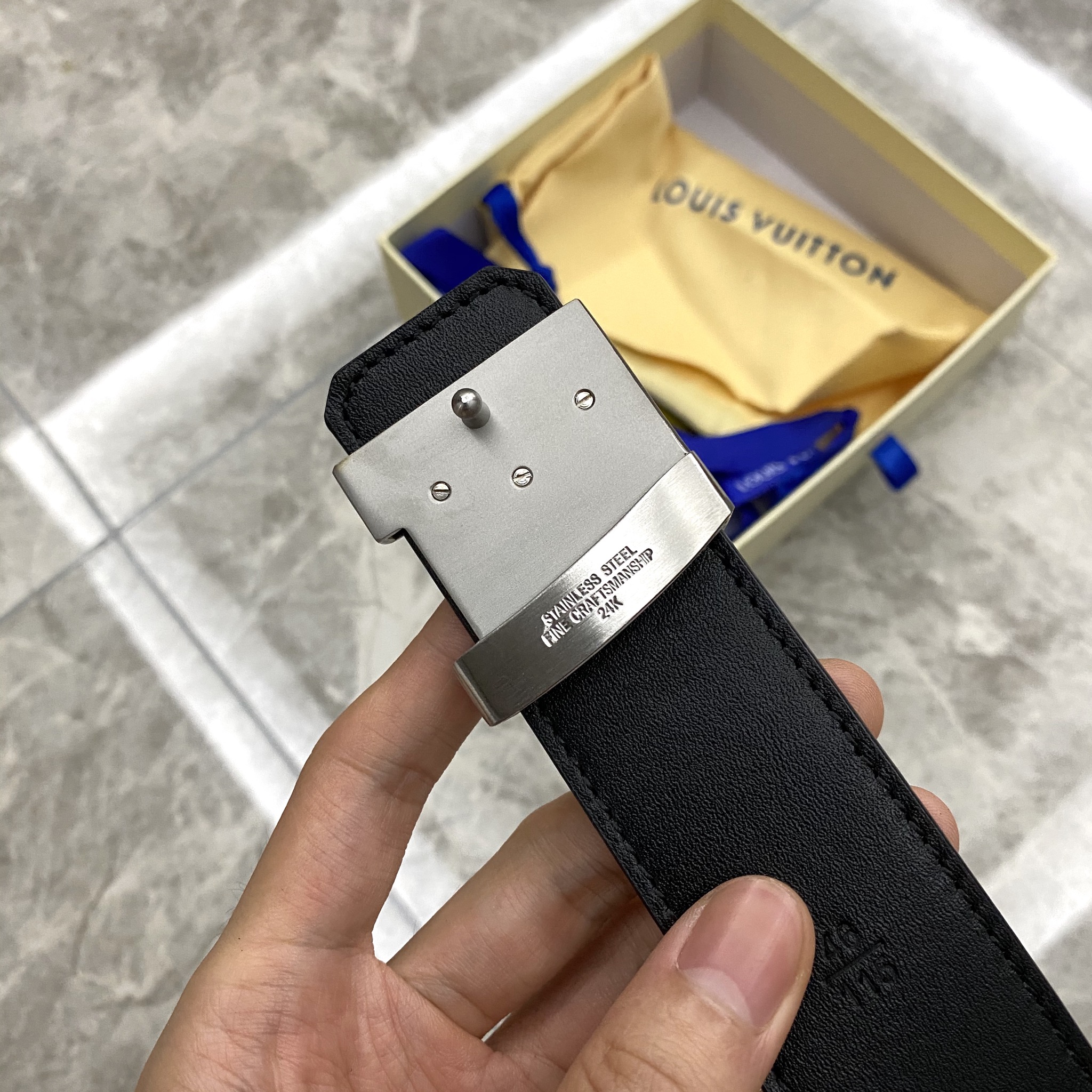 LV INITIALES REVERSIBLE BELT