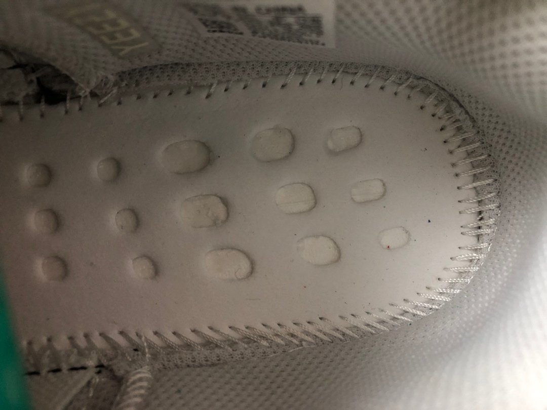 Adidas Yeezy Boost 700 Analog