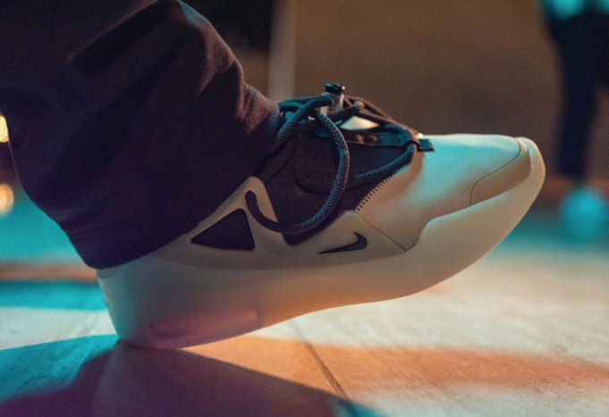 Nike Air Fear of God 1 String The Question