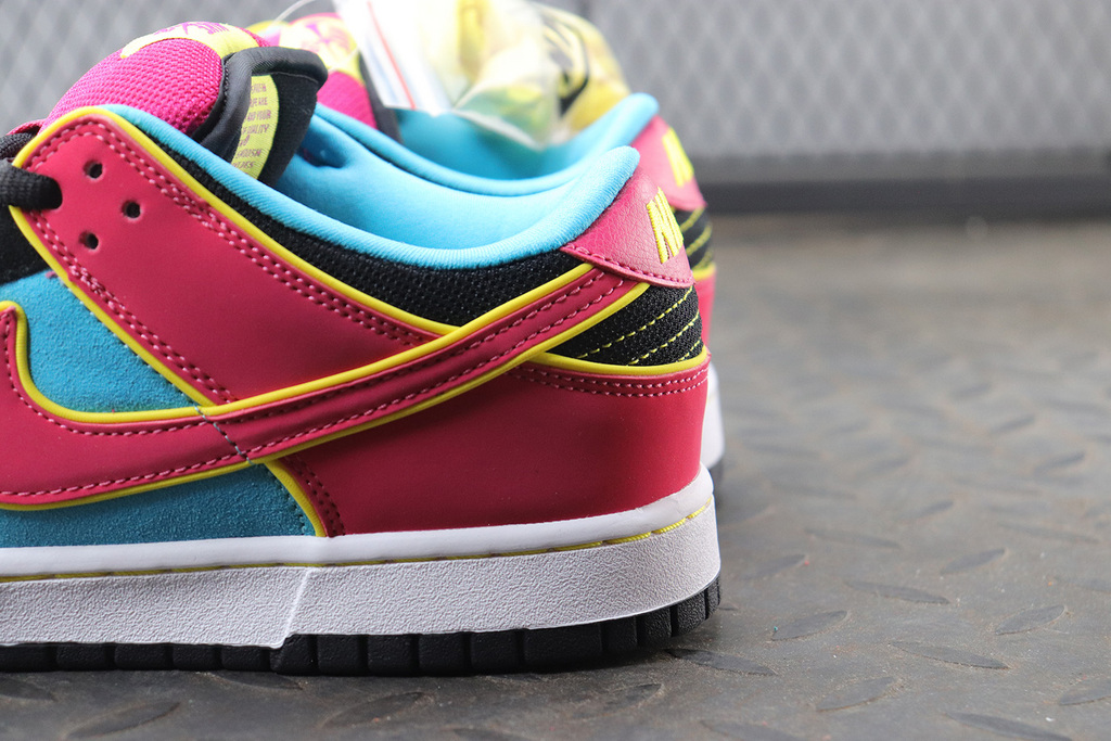 Nike Dunk SB Low Ms. Pacman