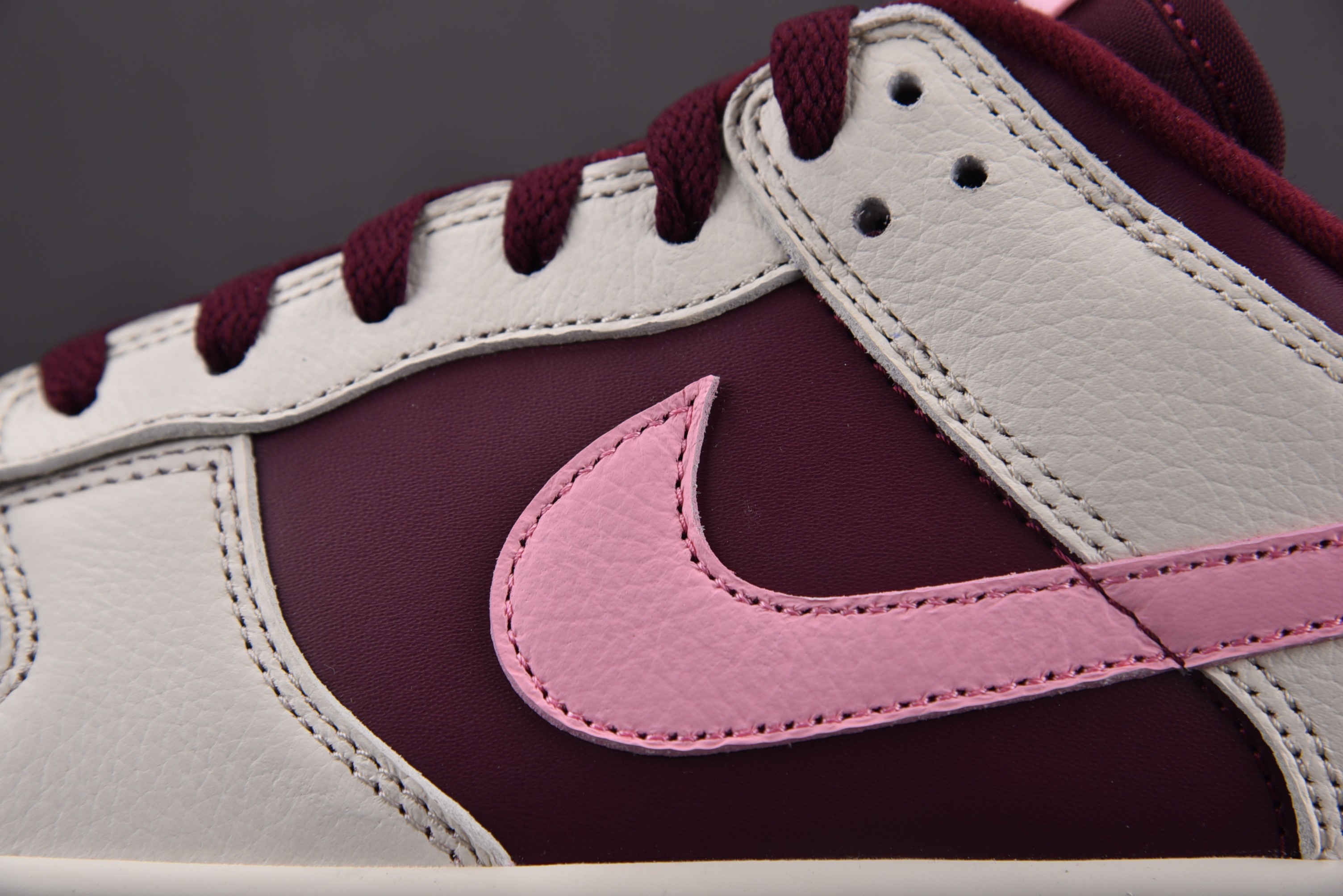 Nike Dunk Low Valentine's Day