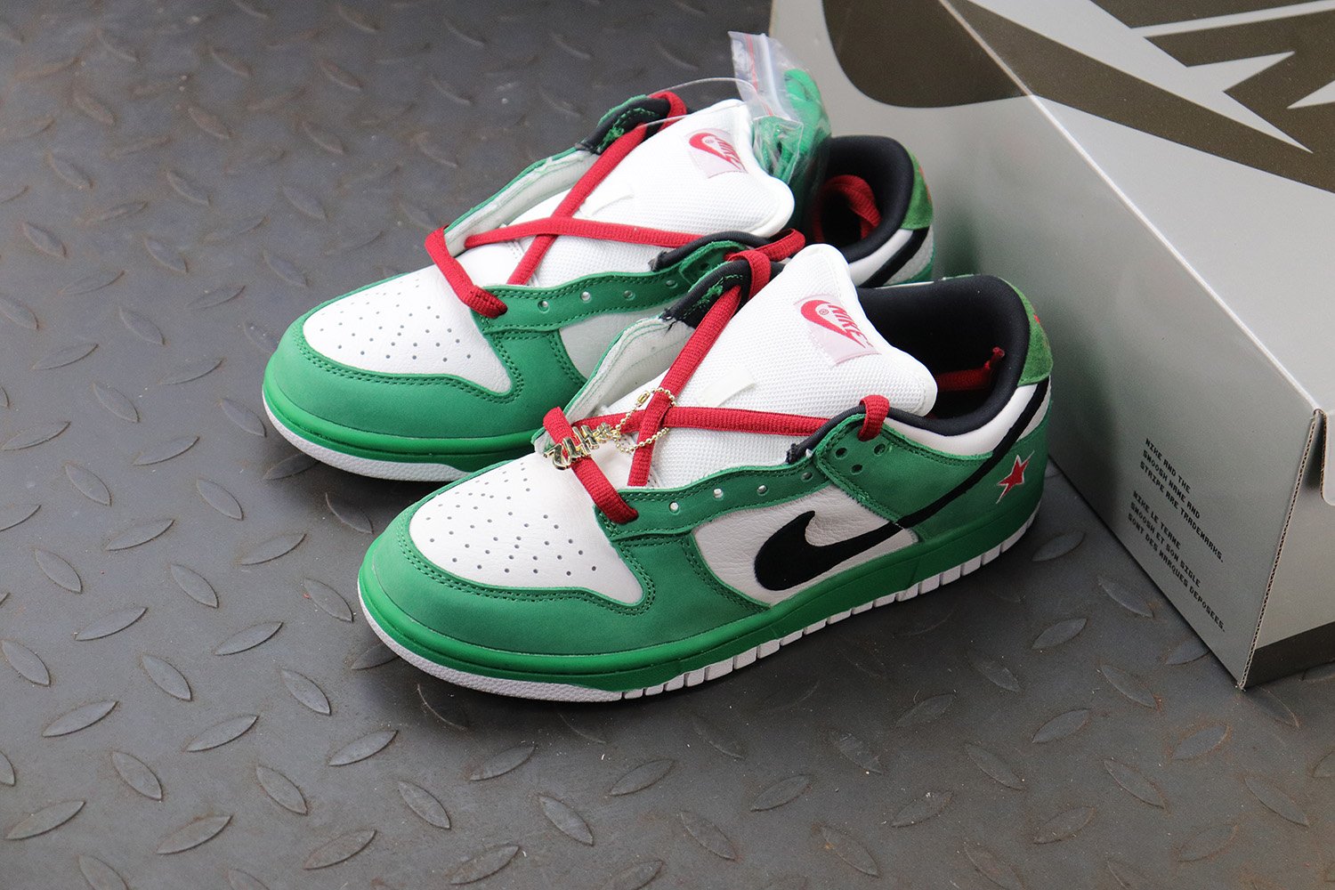 Nike SB Dunk Low Pro Heineken