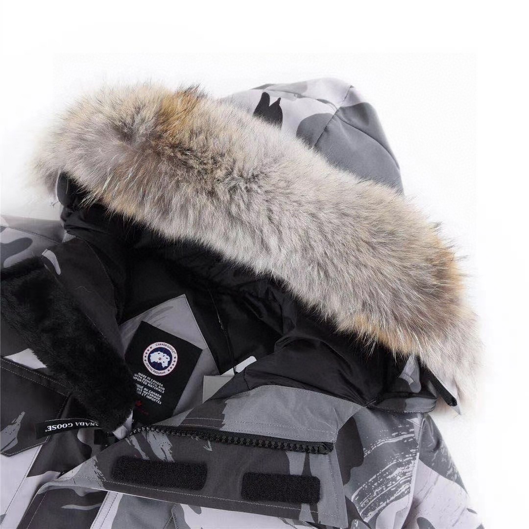 08 CANADA GOOSE Expedition Parka Black White Camouflage