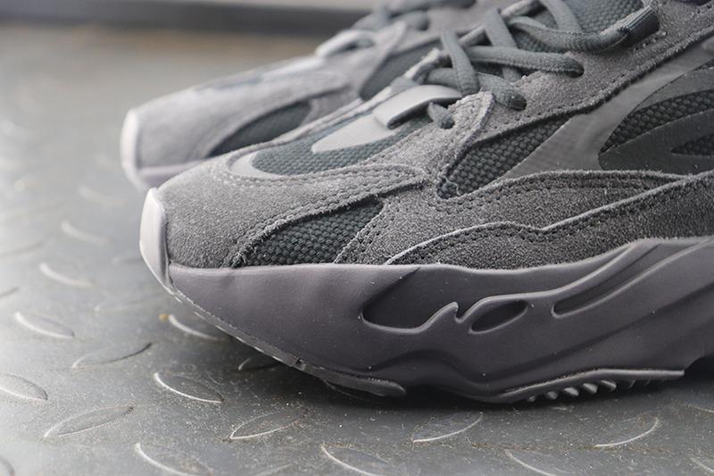 Adidas Yeezy Boost 700 V2 Vanta
