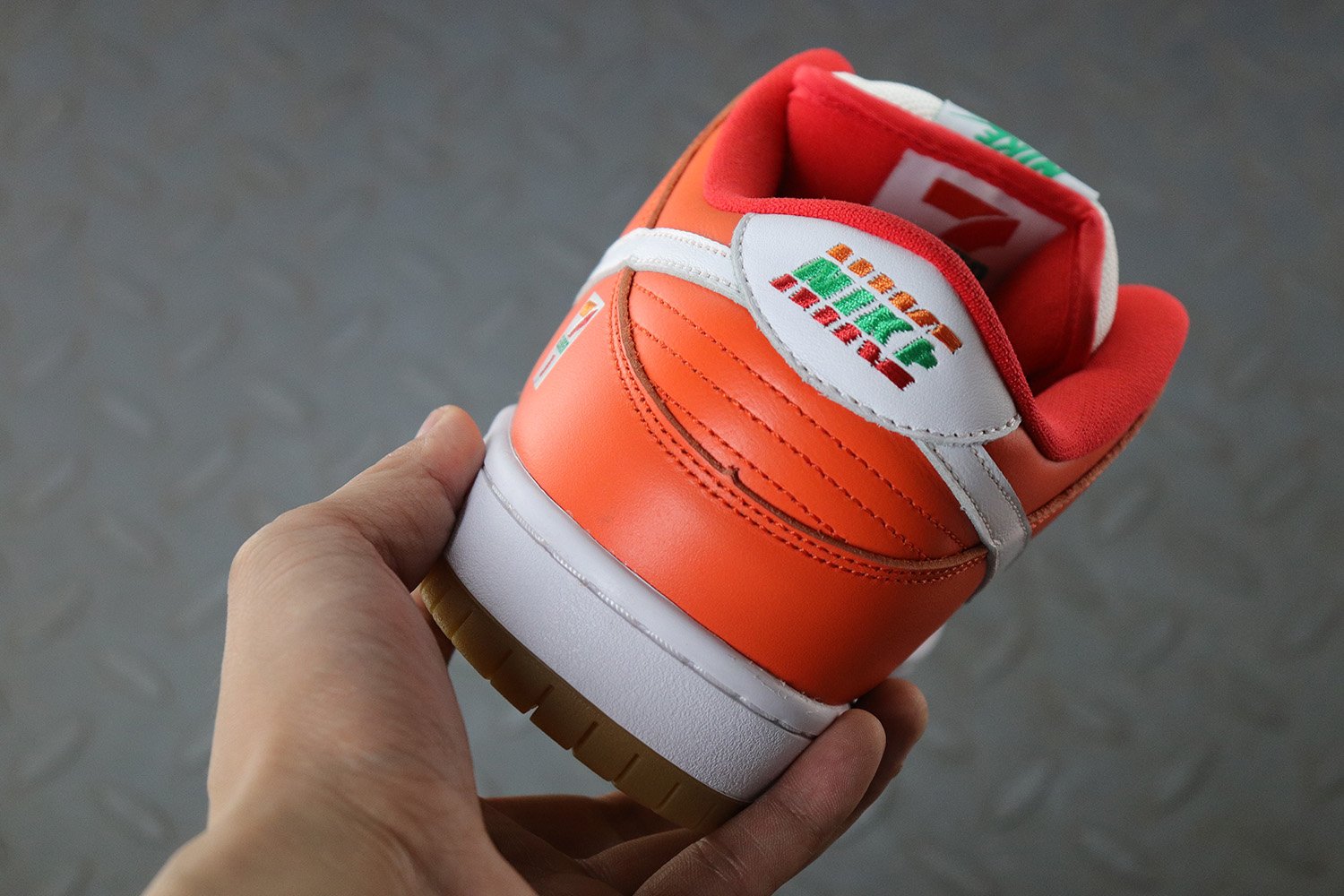 Nike SB Dunk Low 7 Eleven