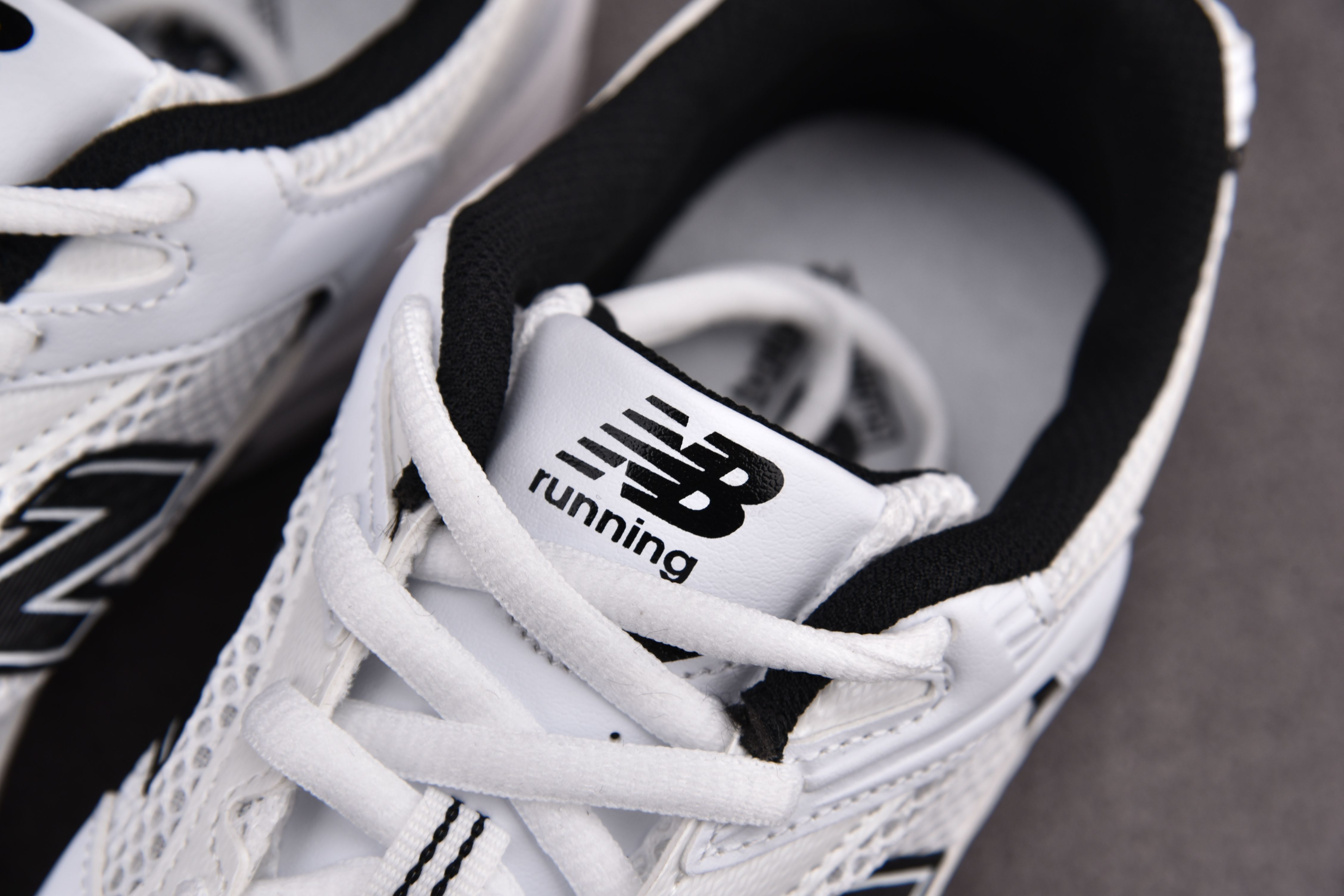New Balance 530 White Black Details