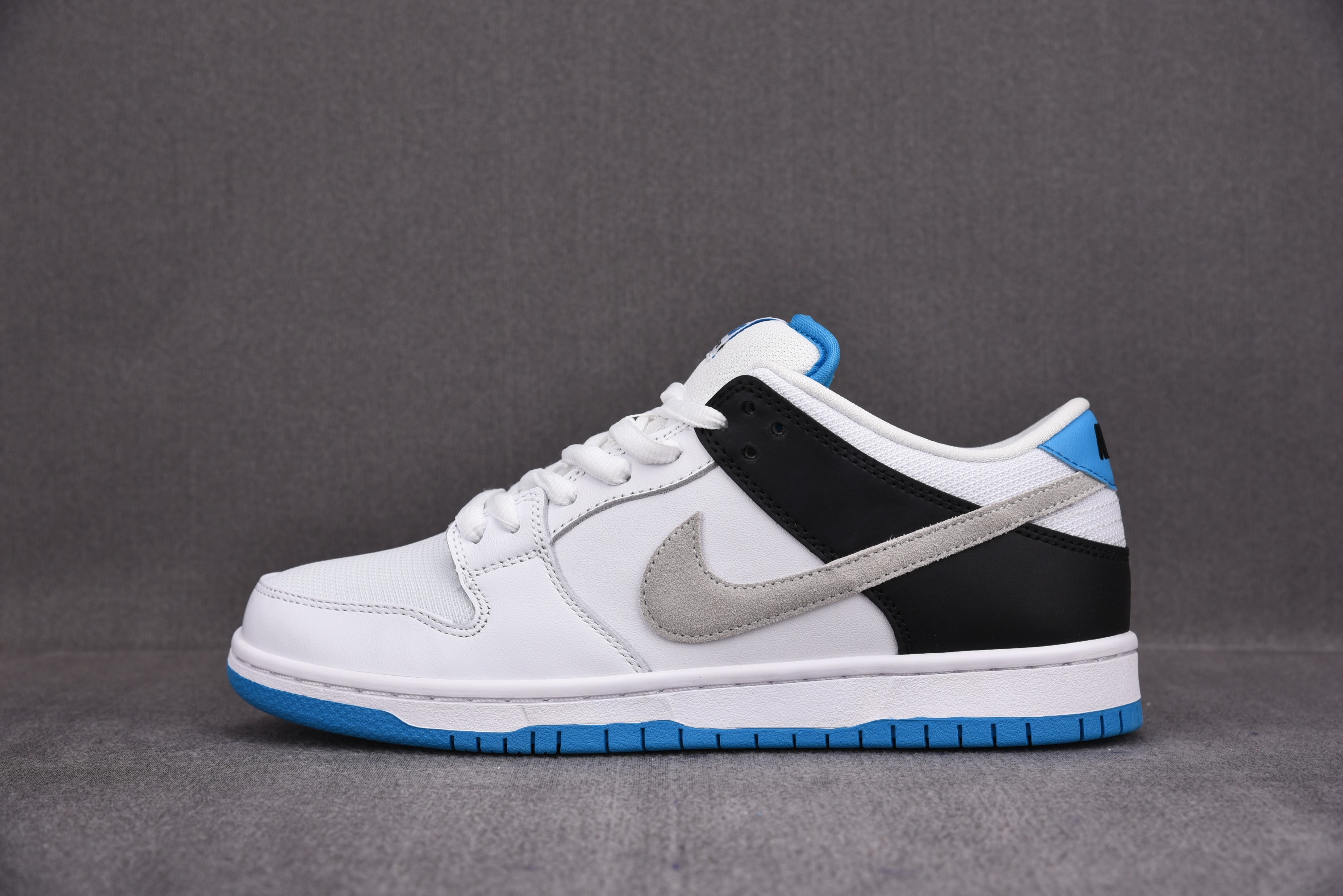 Nike SB Dunk Low Laser Blue