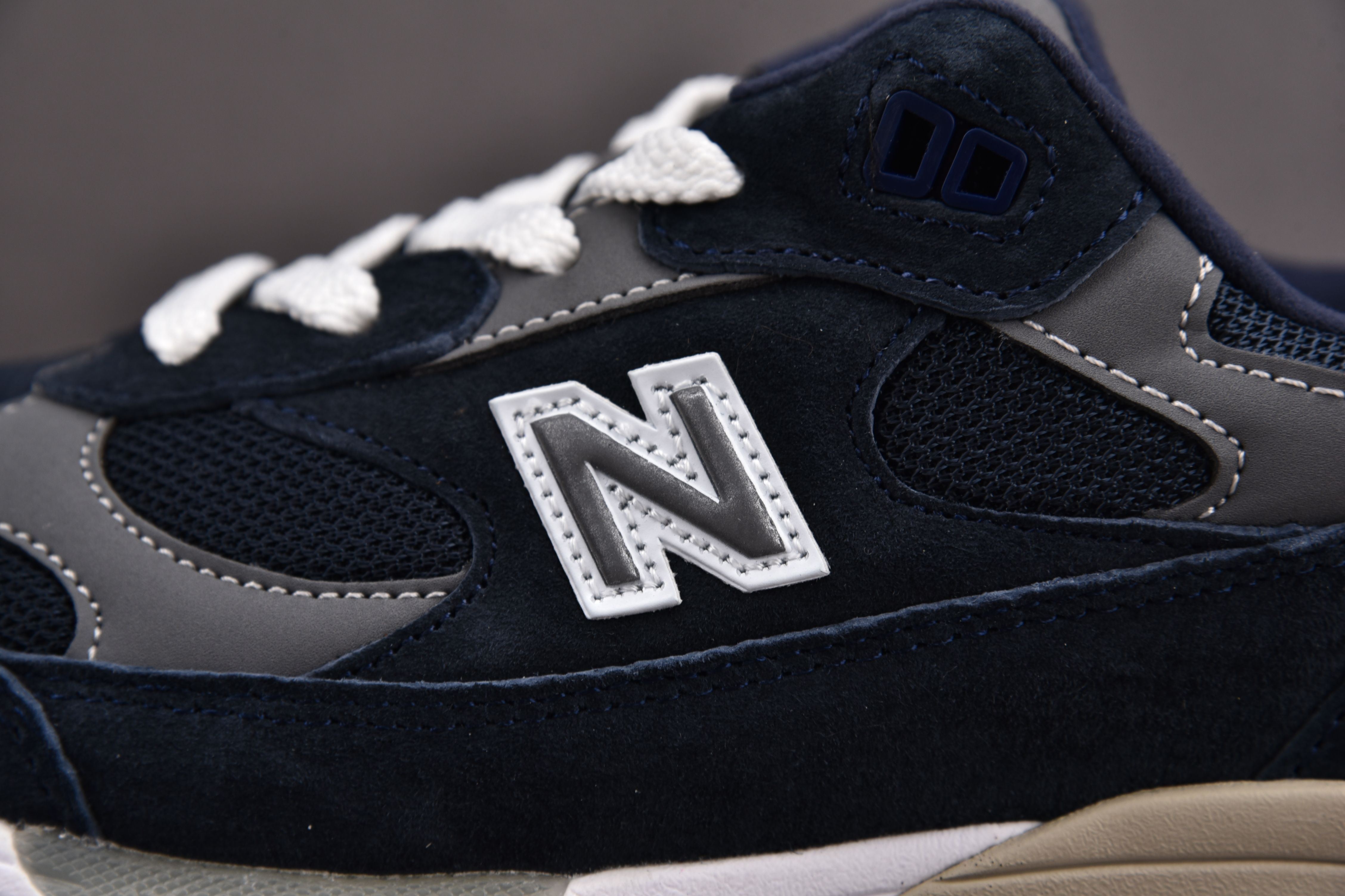 New Balance 992 Navy Grey