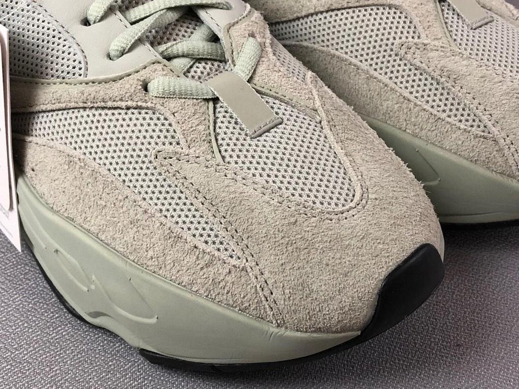 【Clearance】 Adidas Yeezy Boost 700 Salt（US12）