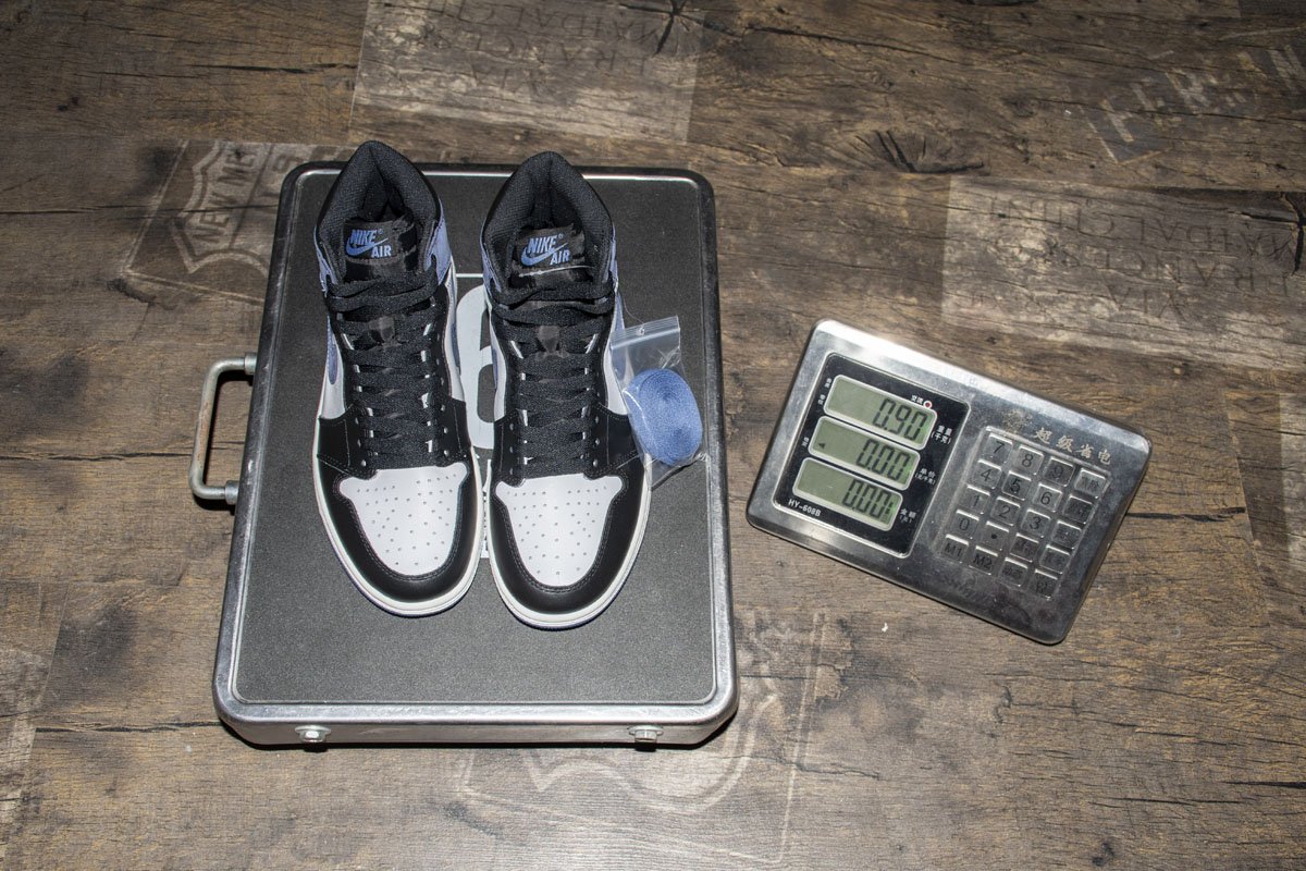 Jordan 1 Retro High Blue Moon