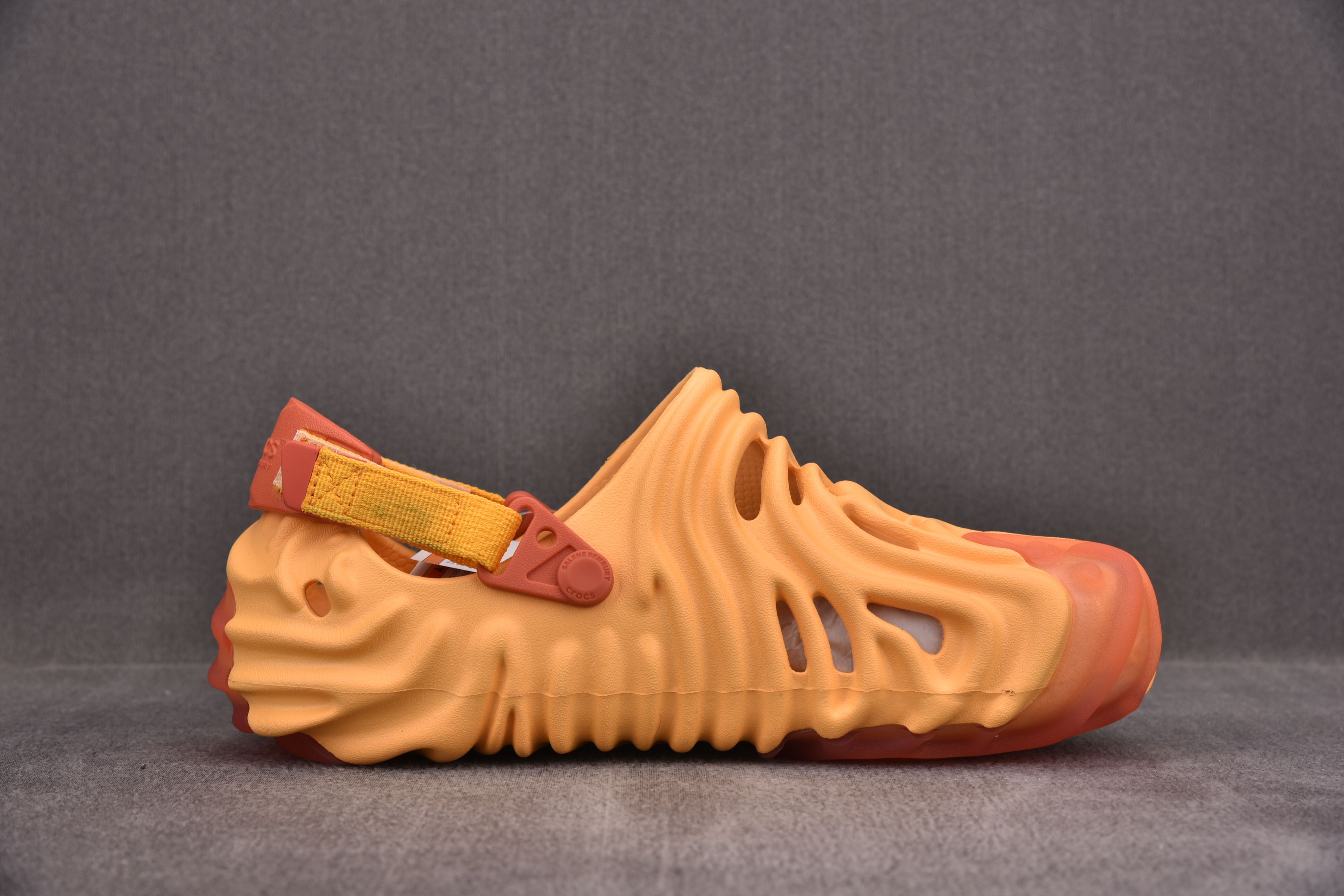 Salehe Bembury x Crocs Pollex Clog Light Gold