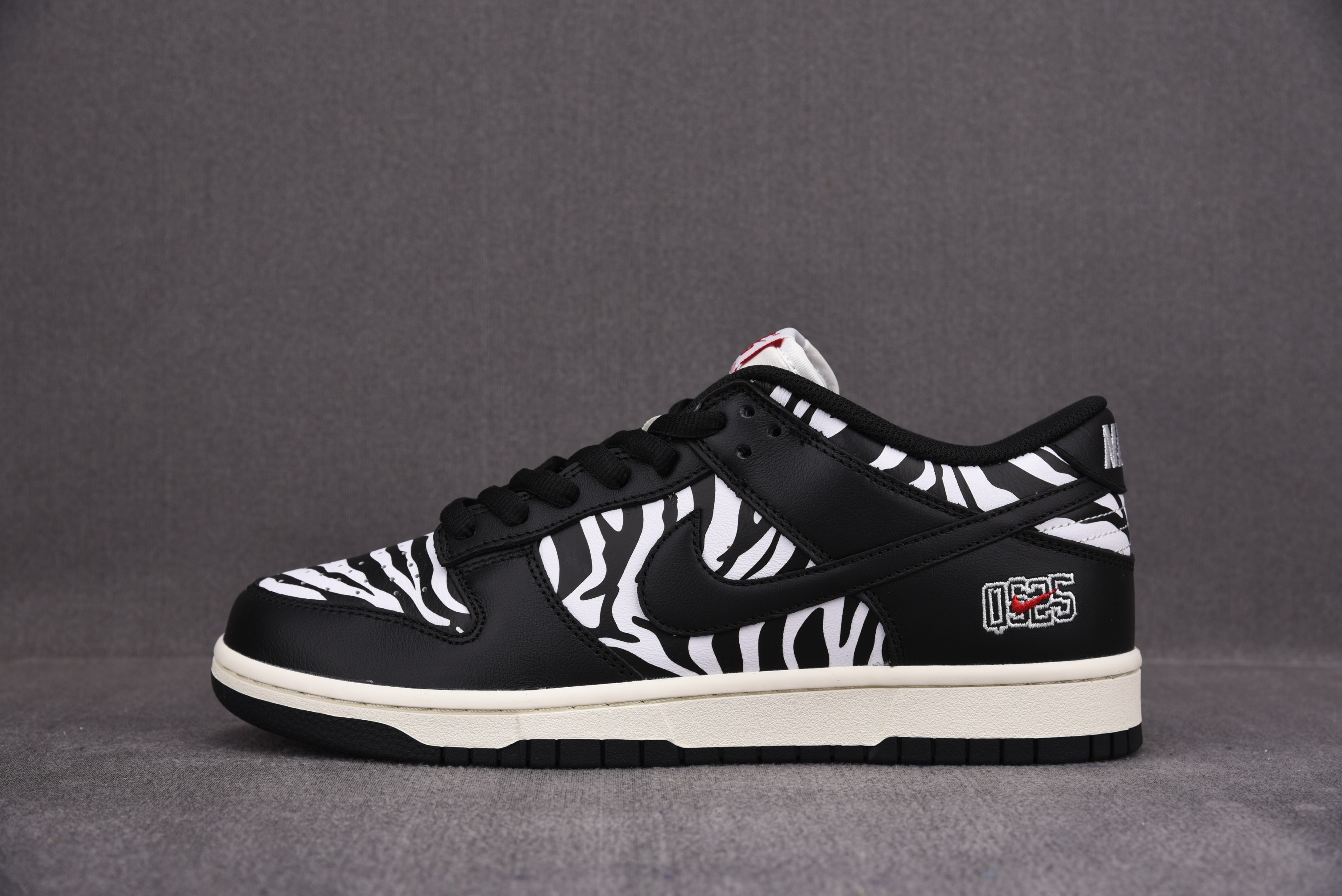 Nike SB Dunk Low OG QS Quartersnacks Zebra