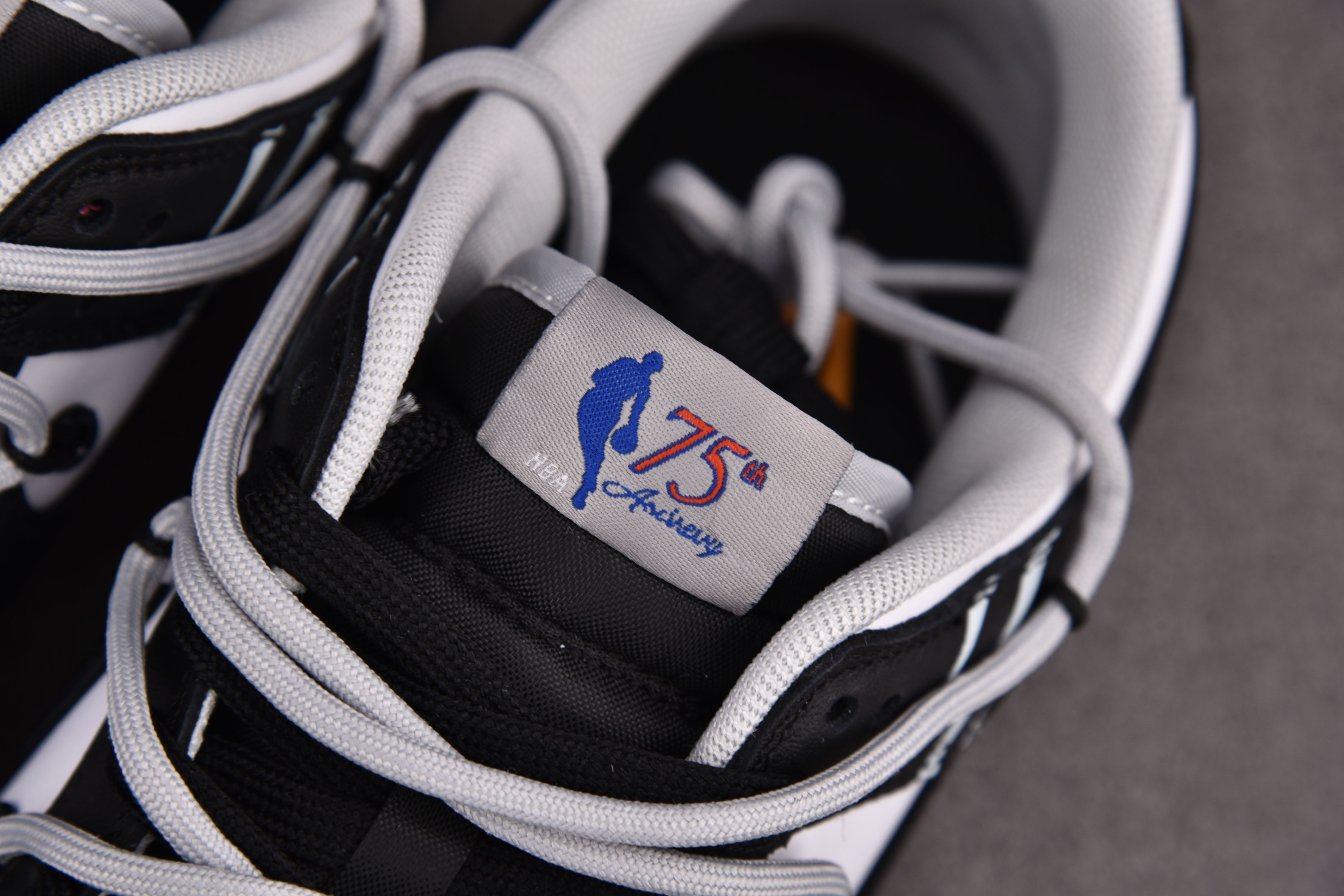 Nike Dunk Low EMB Knicks (Custom Sneaker)