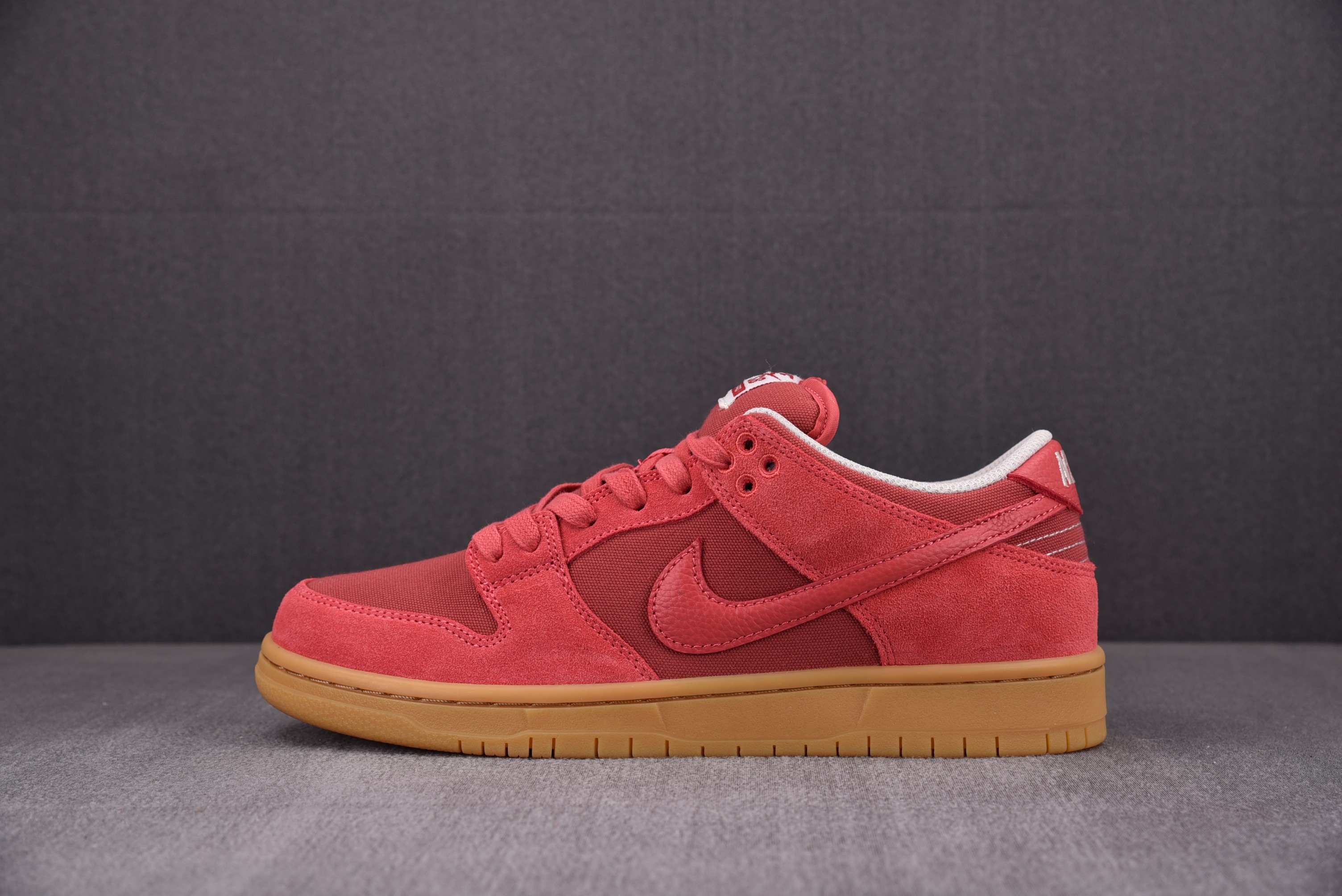 Nike SB Dunk Low Adobe