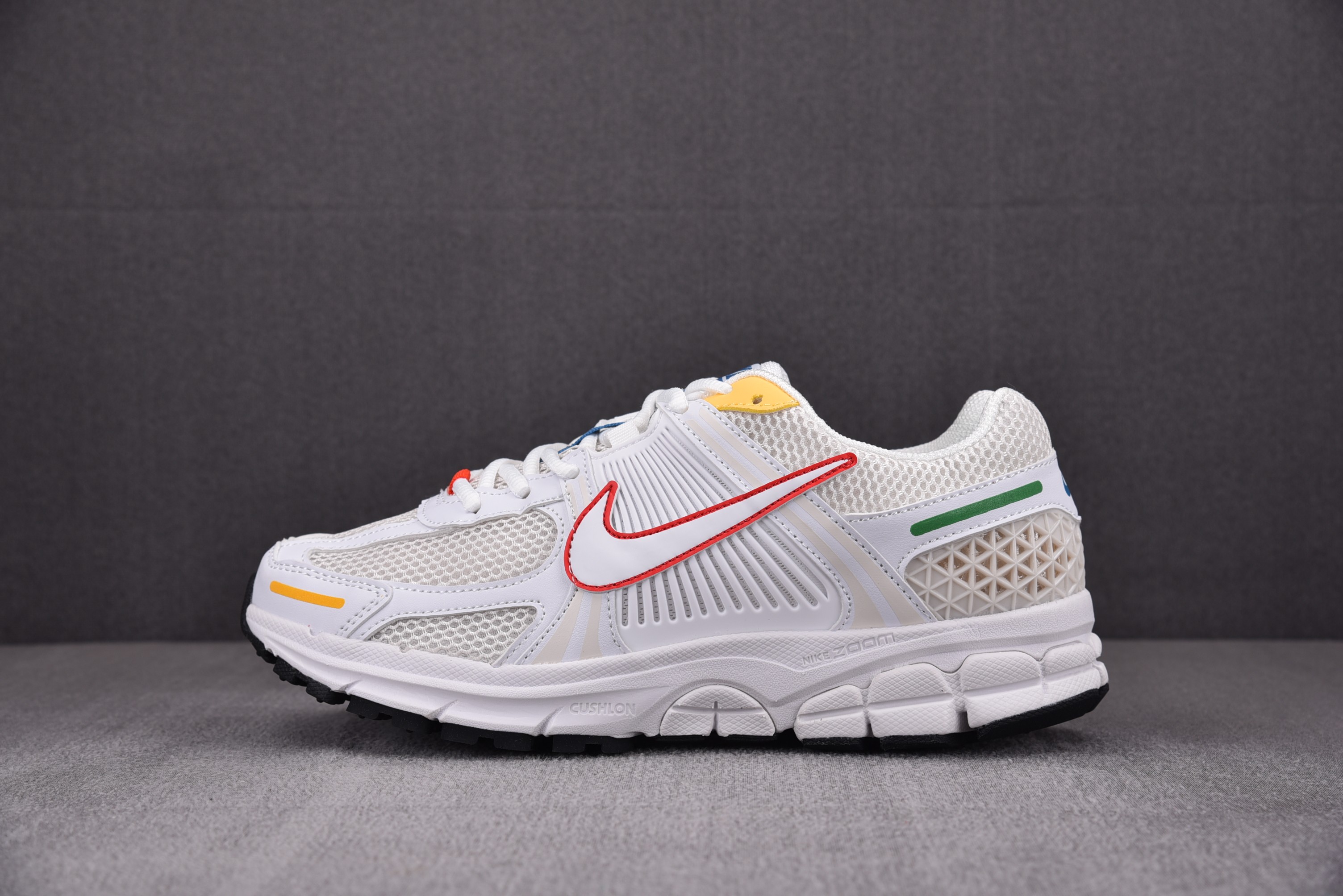 Nike Air Zoom Vomero 5