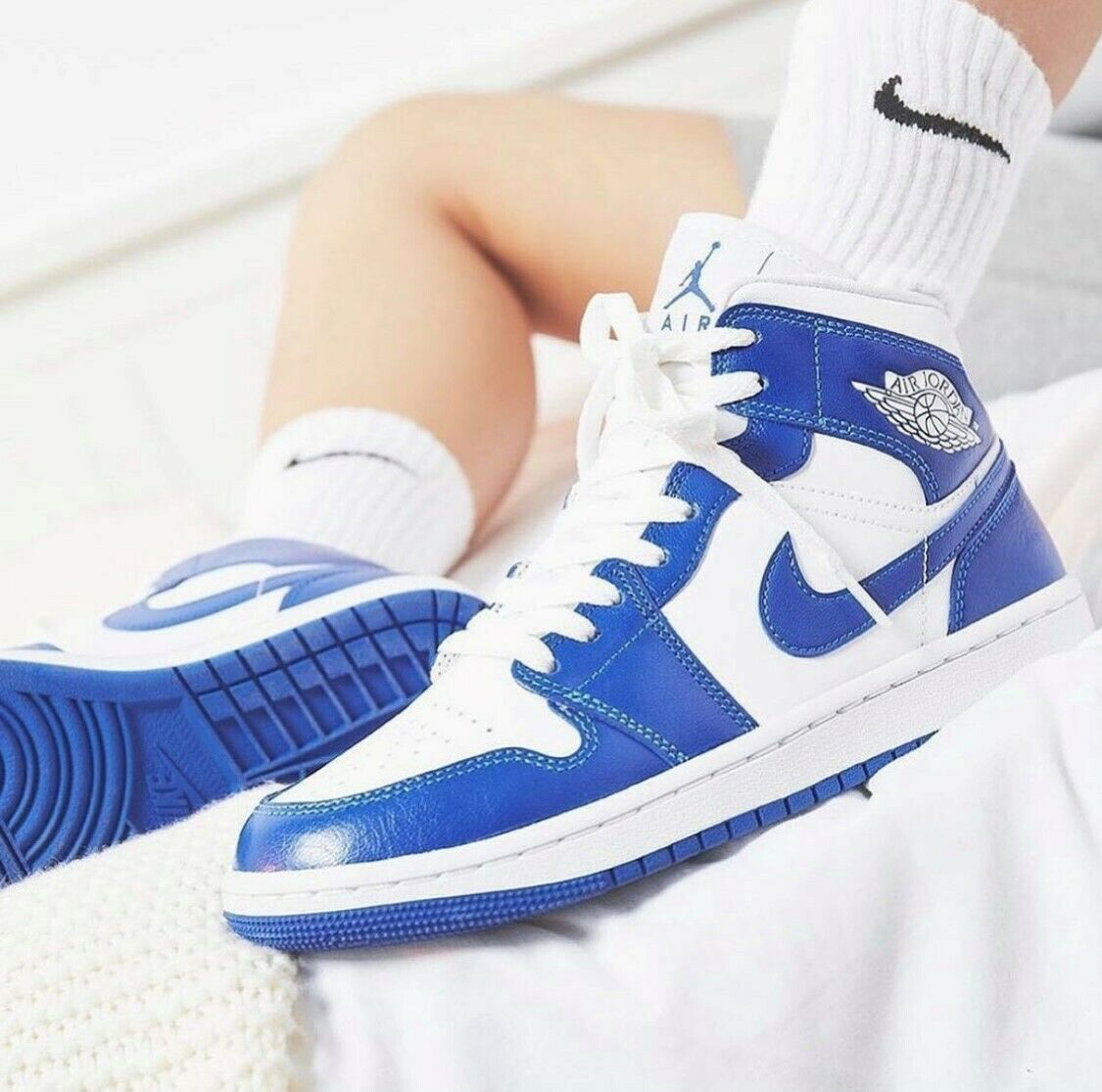 Jordan 1 Mid Kentucky Blue (Women Size!!)