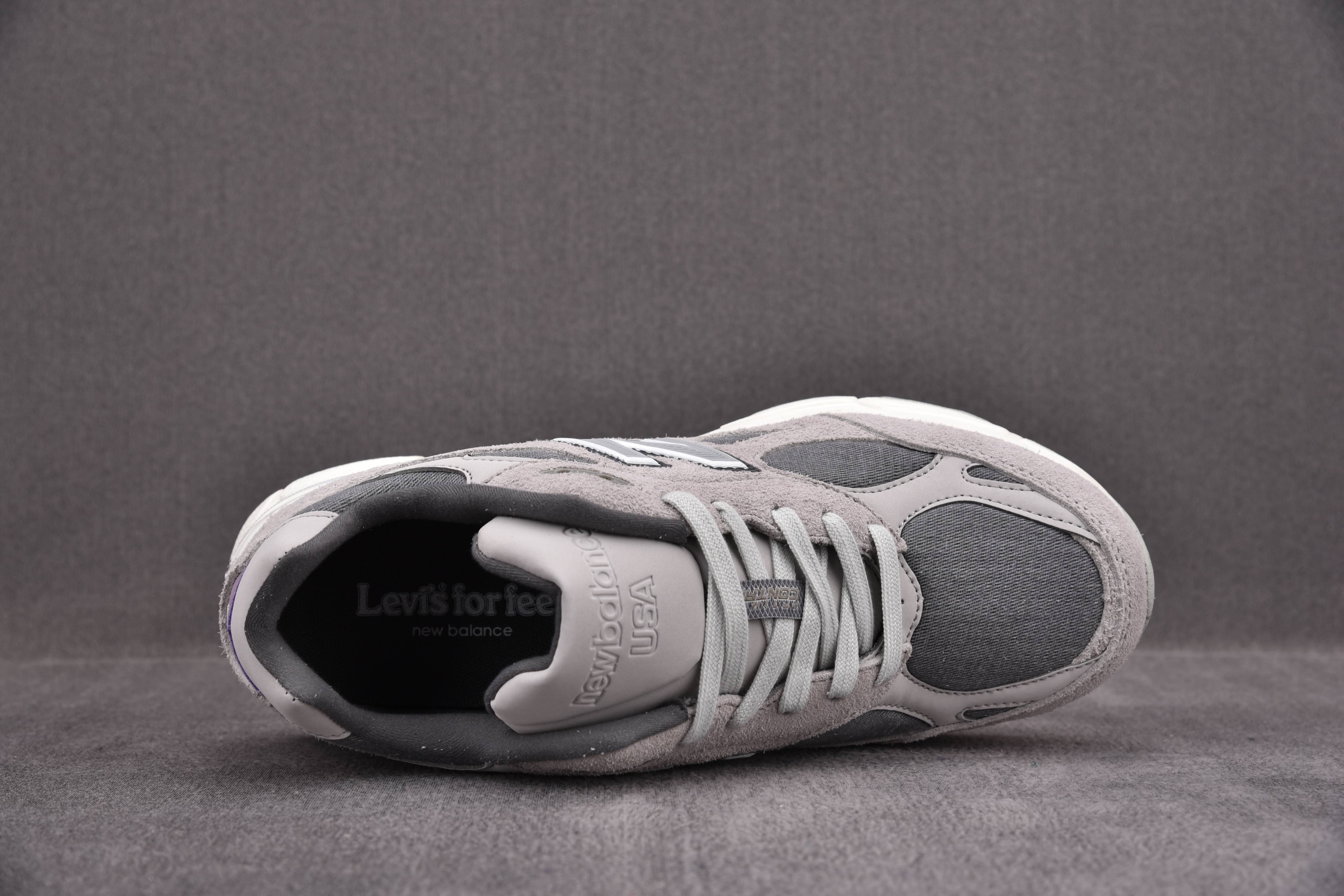 New Balance 990 V3 Levi's