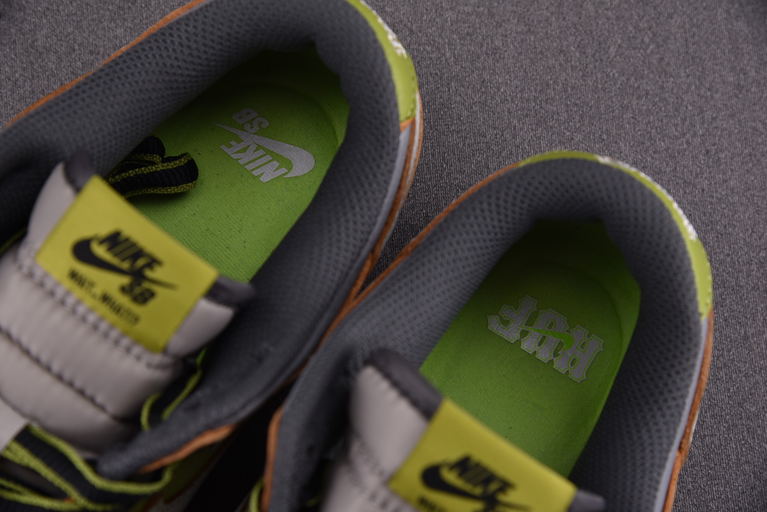 Nike SB Dunk Low Friends and Family