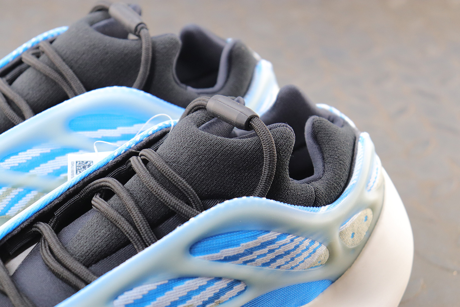 Yeezy 700 V3 Arzareth