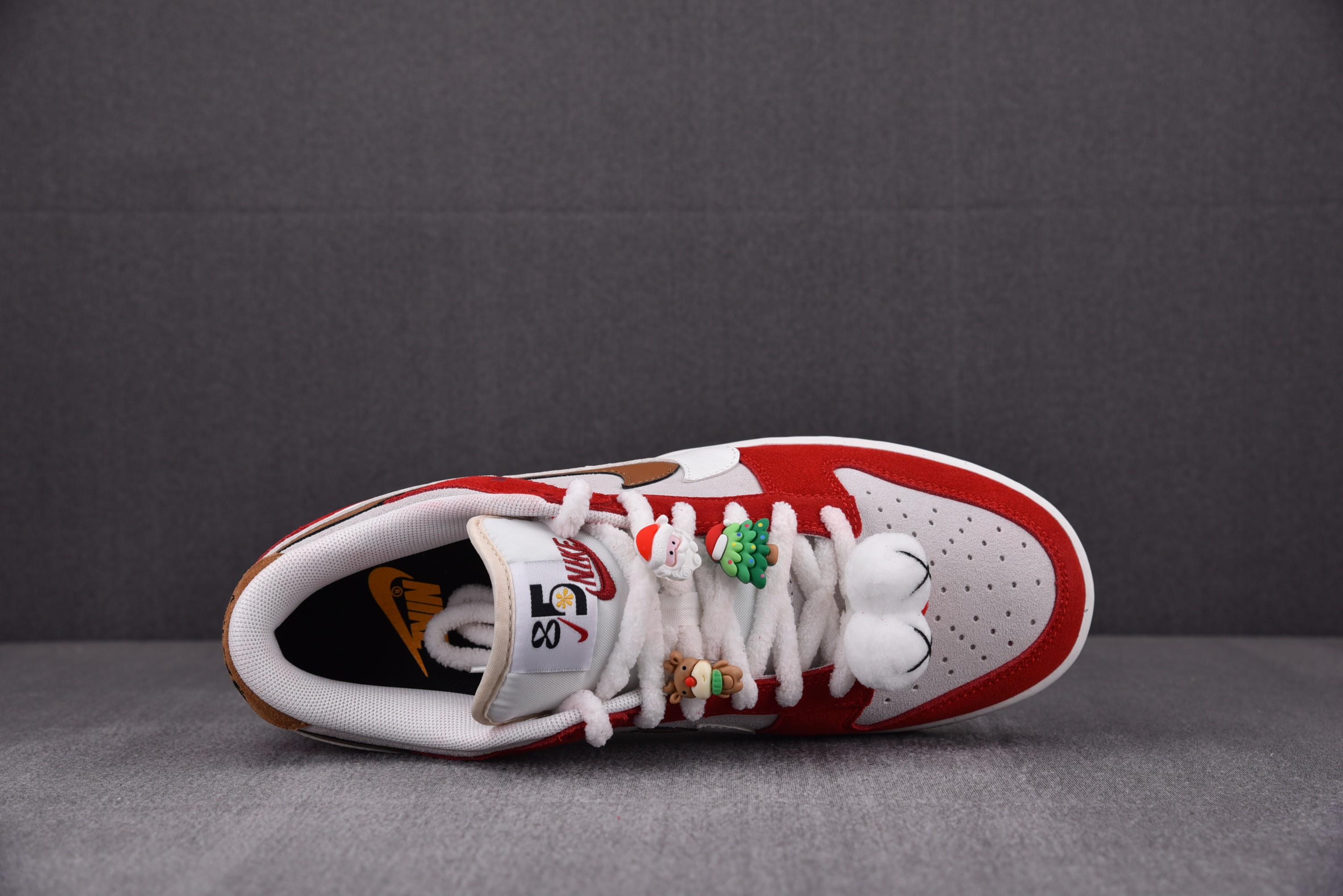 Nike SB Dunk Low 85 Christmas Red White Brown