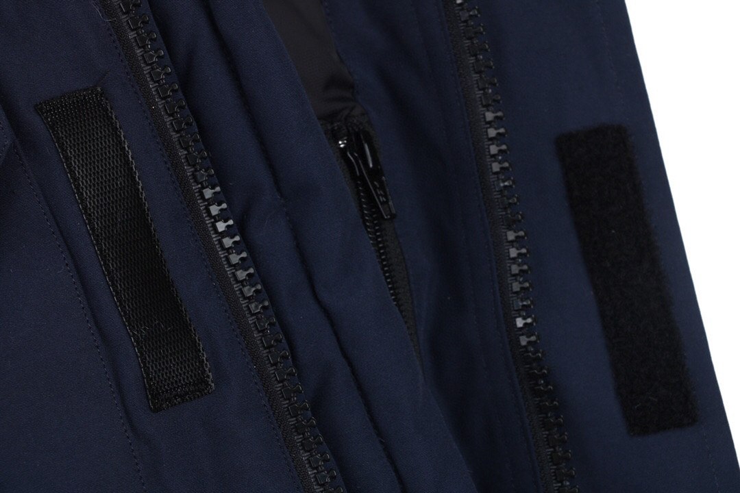 08 CANADA GOOSE Expedition parka Navy
