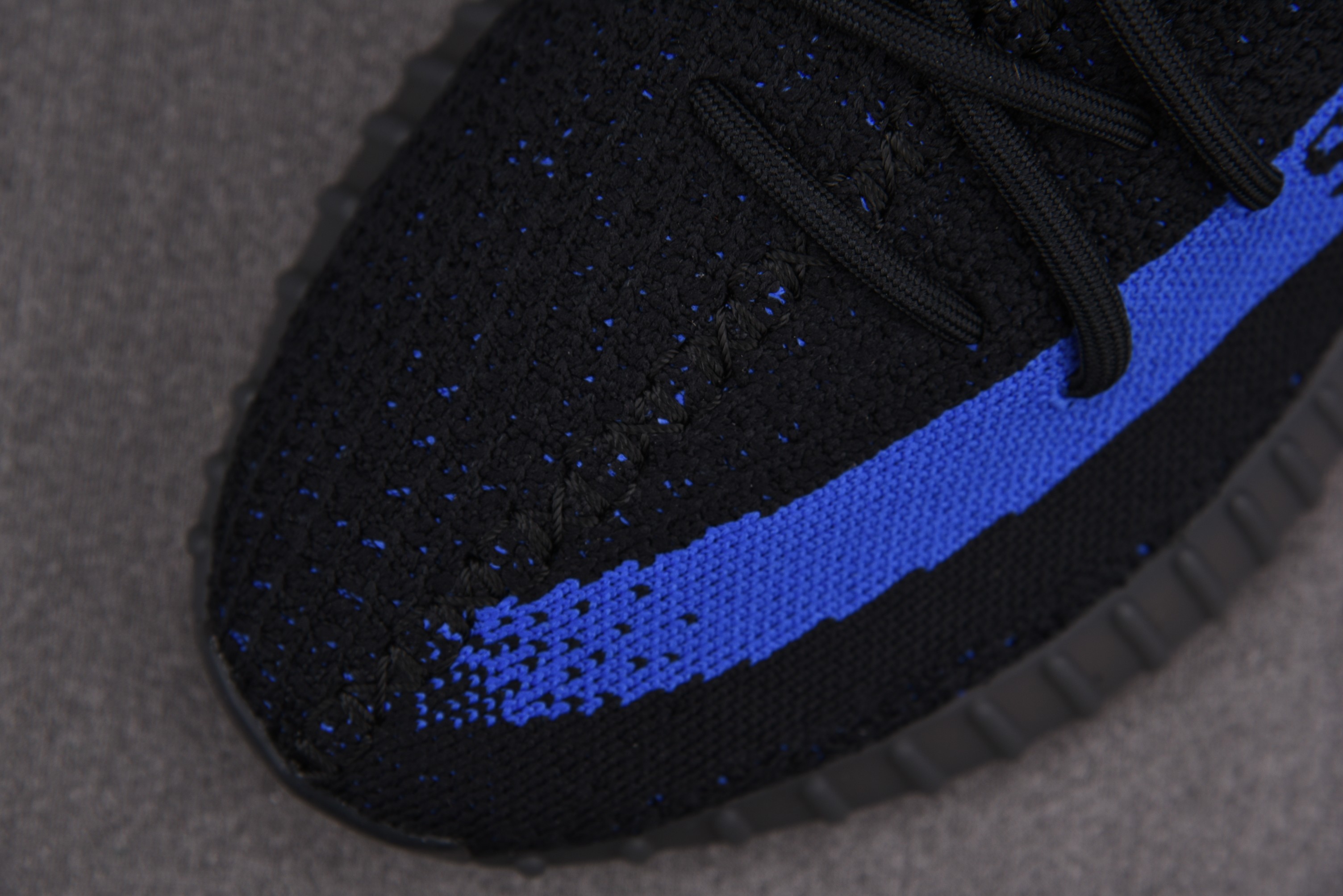 adidas Yeezy Boost 350 V2 Dazzling Blue