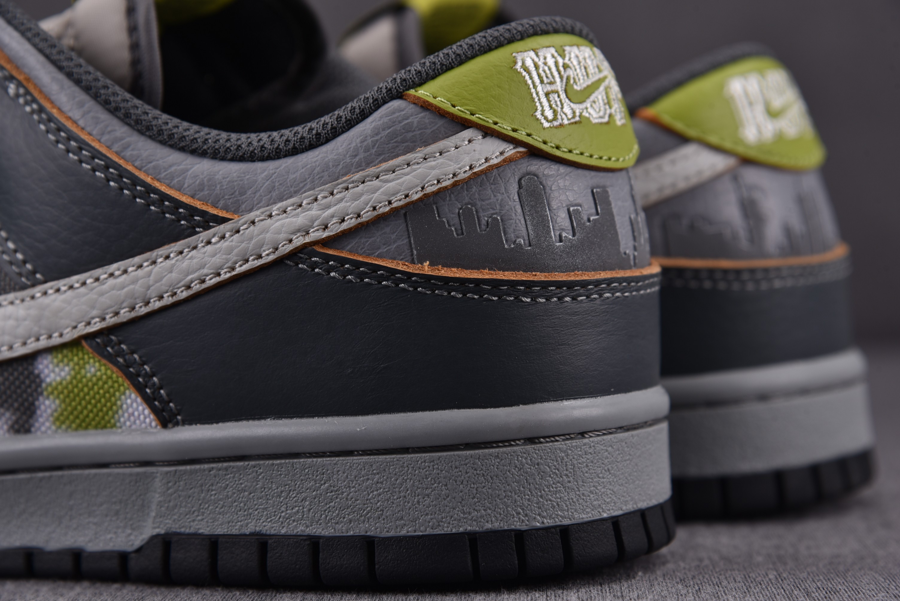 Nike SB Dunk Low Friends and Family