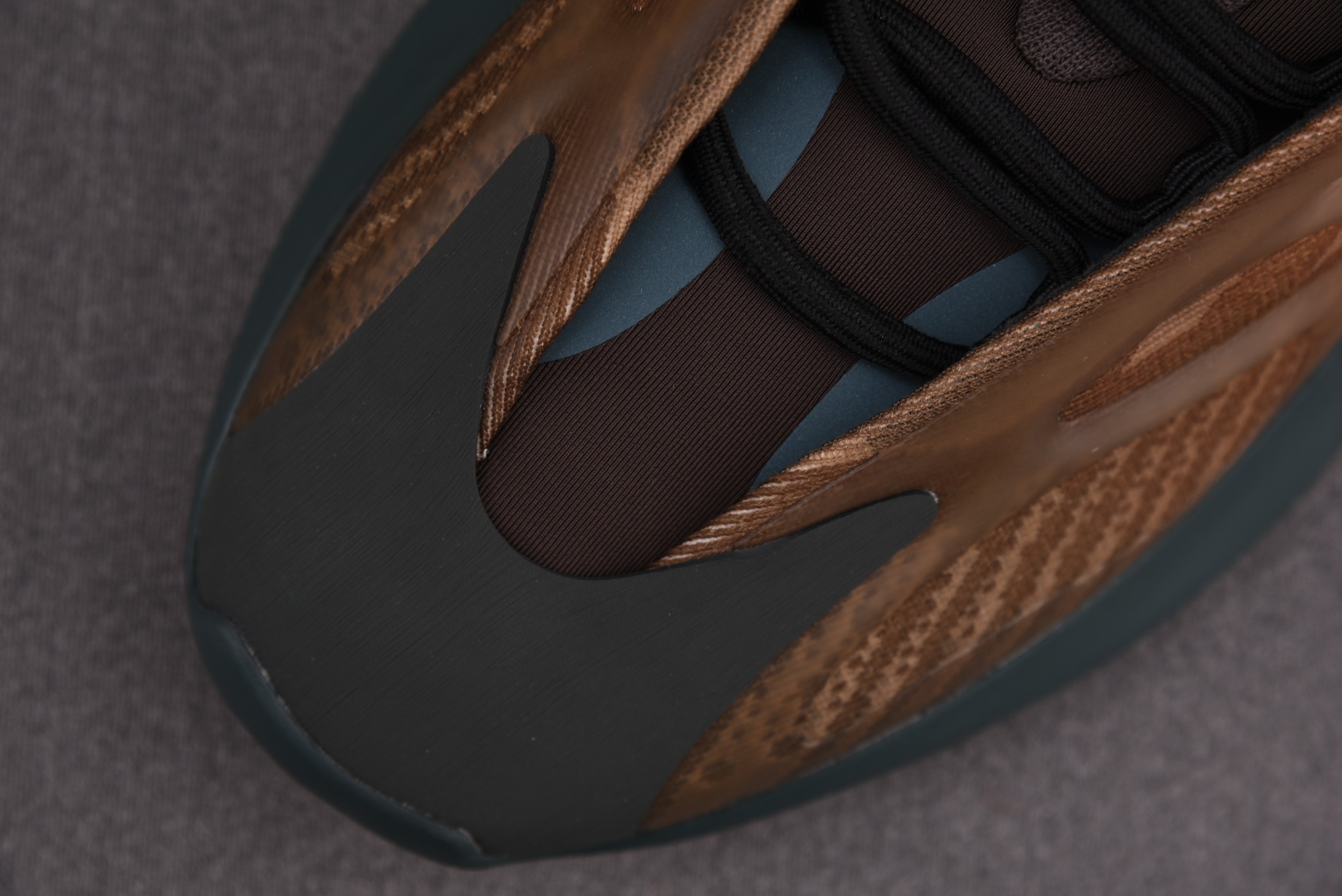 adidas Yeezy 700 V3 Copper Fade