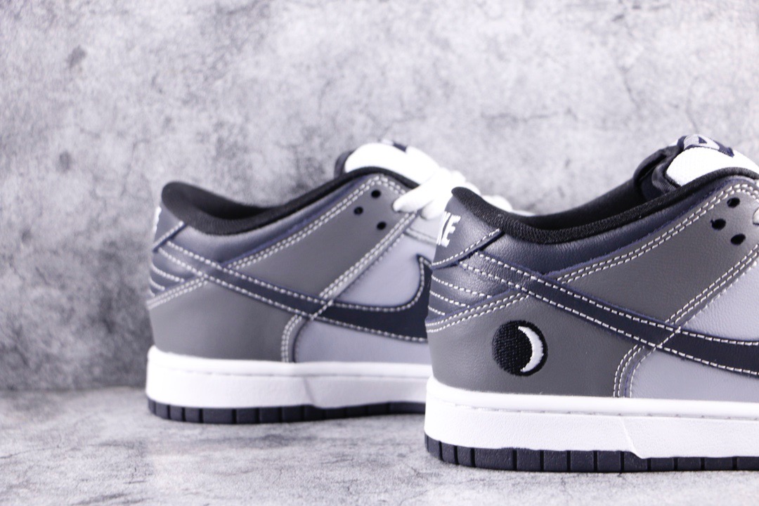 Nike SB Dunk Low Lunar Eclipse (West)