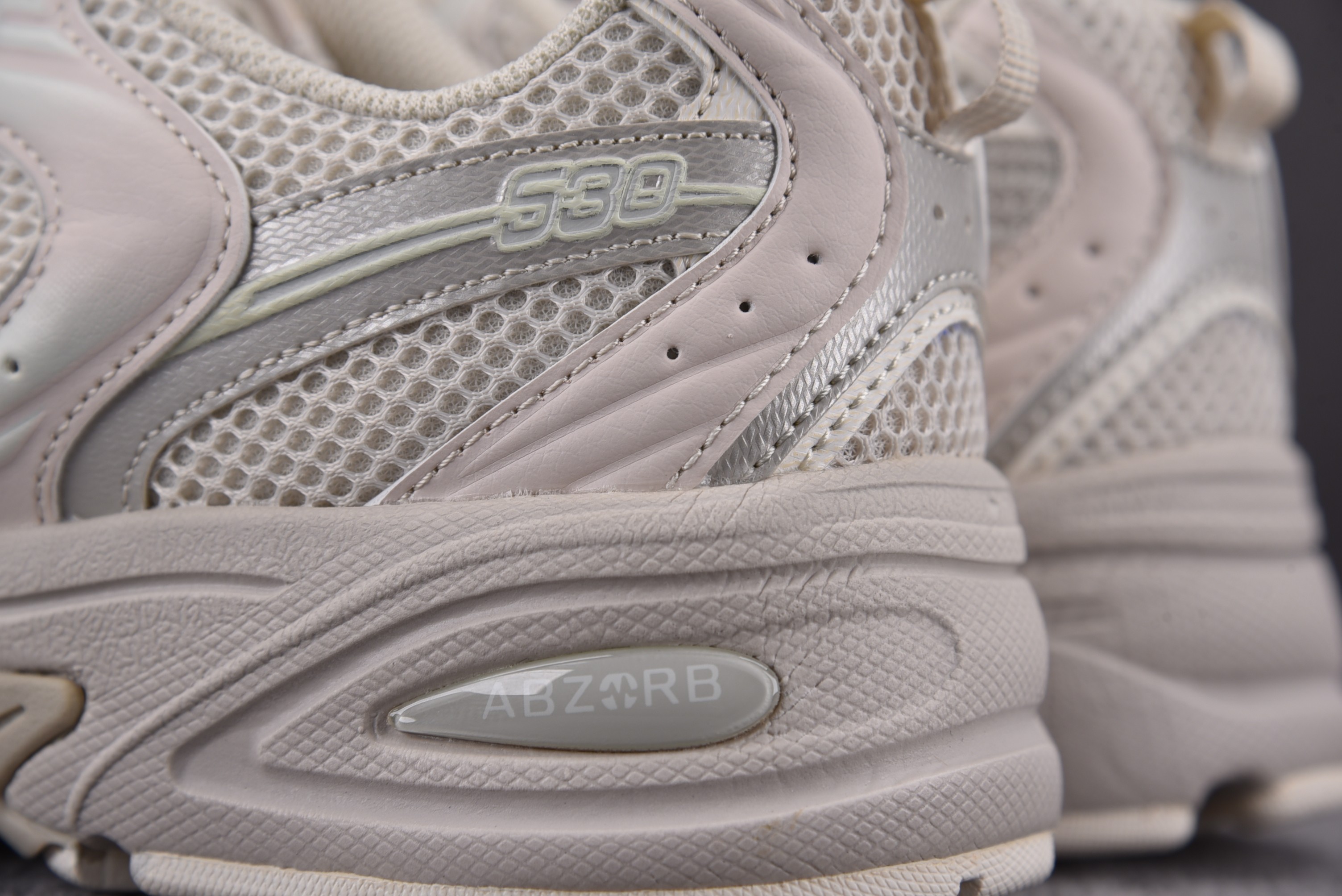 New Balance 530 Light Cream