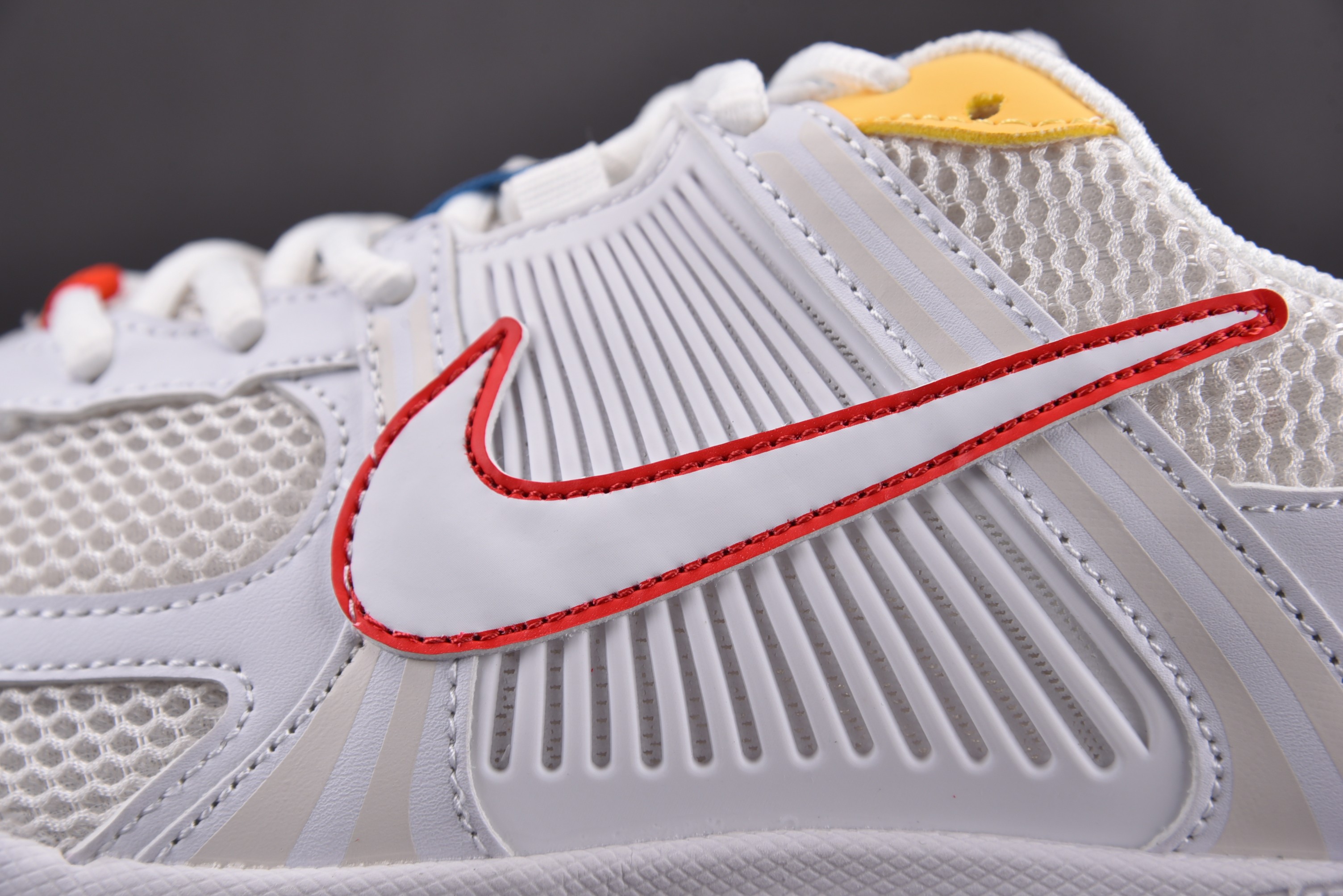 Nike Air Zoom Vomero 5