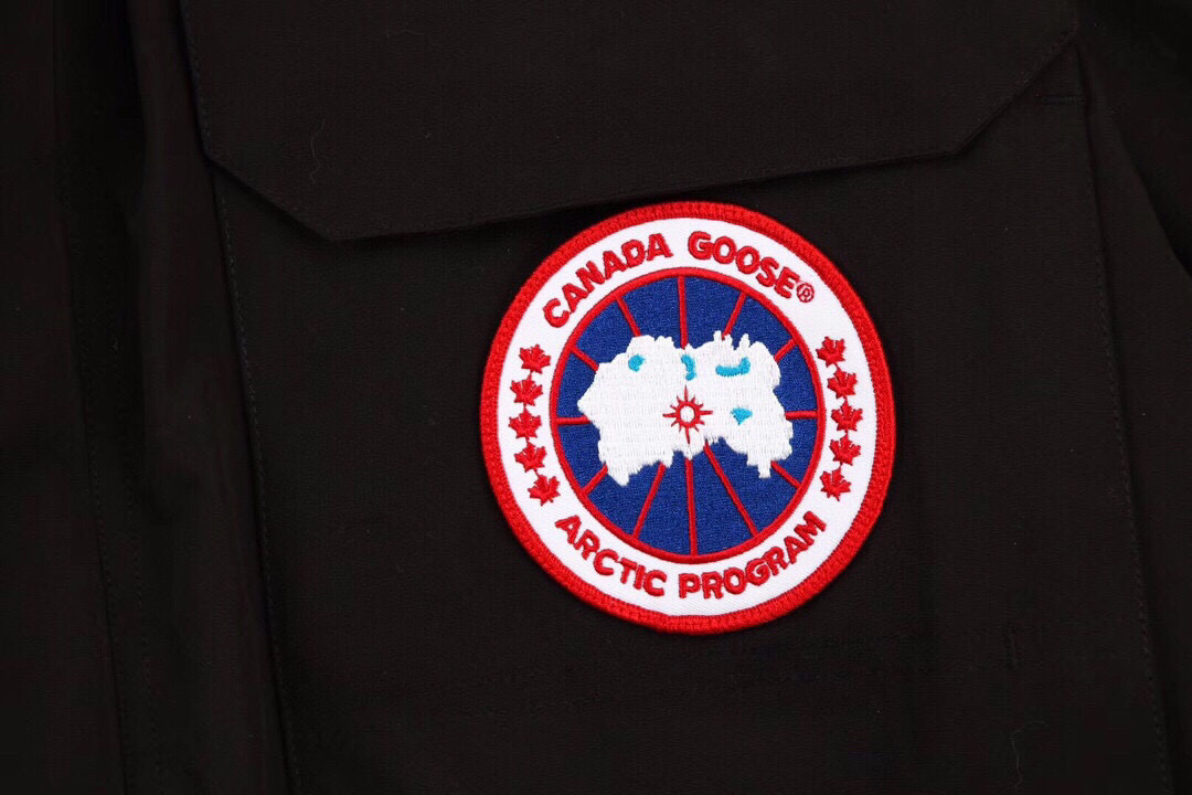 08 CANADA GOOSE Expedition Parka Black