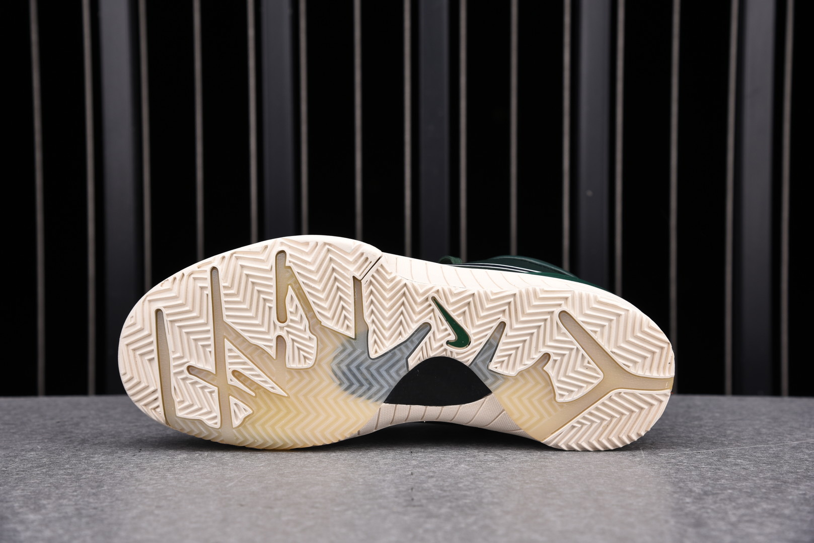 Nike Kobe 4 Protro Undefeated Milwaukee Bucks
