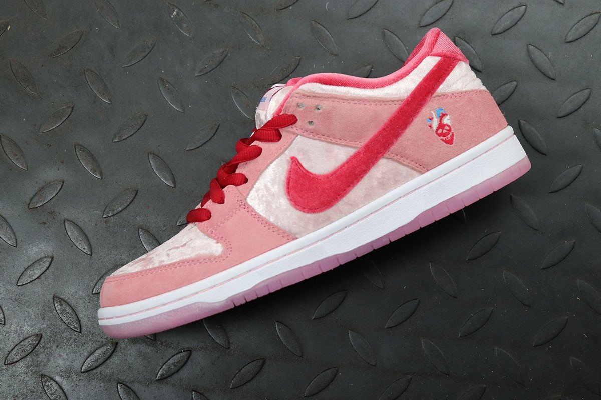 SB Dunk Low x StrangeLove (Special Box)