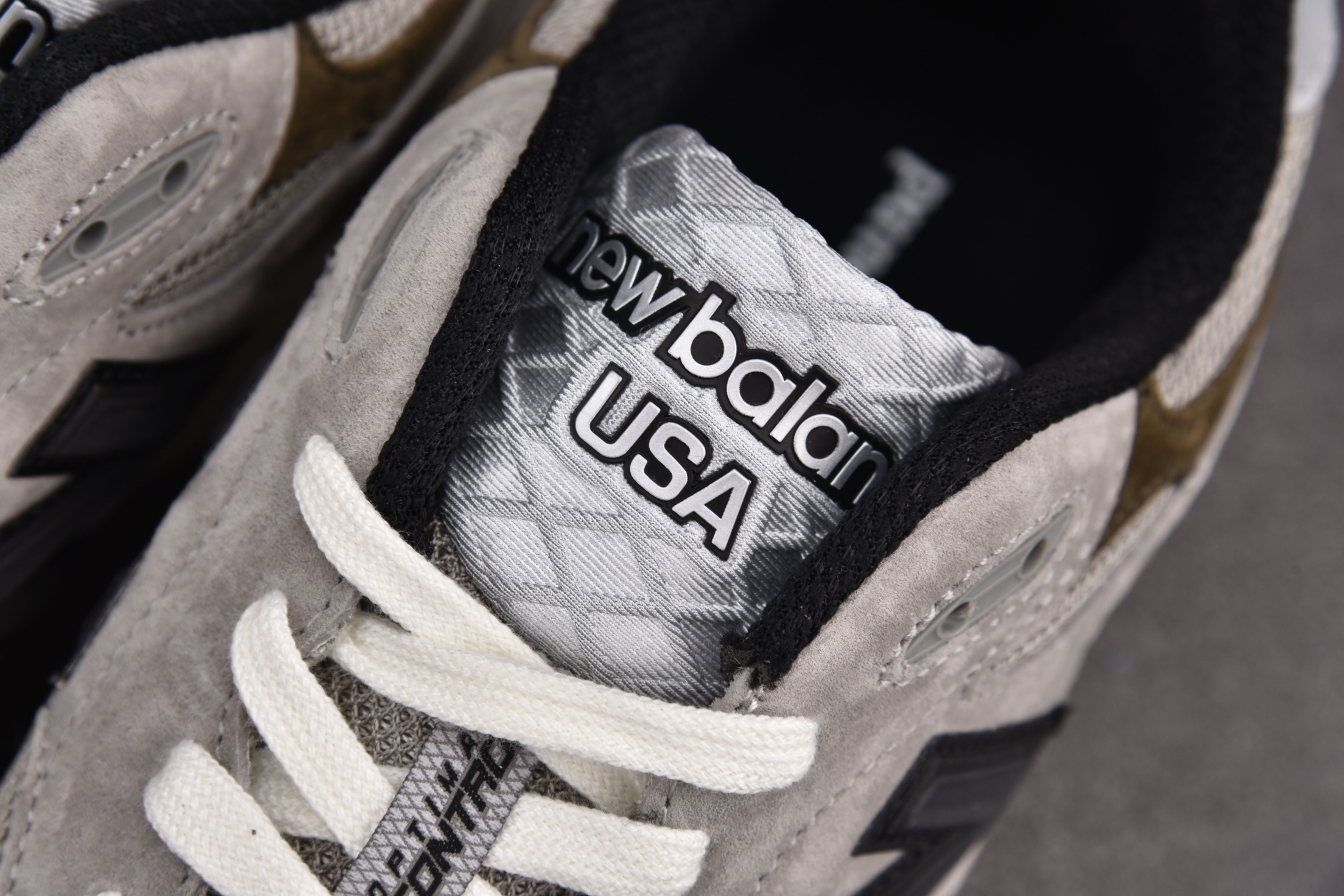 New Balance 990v3 Grey White