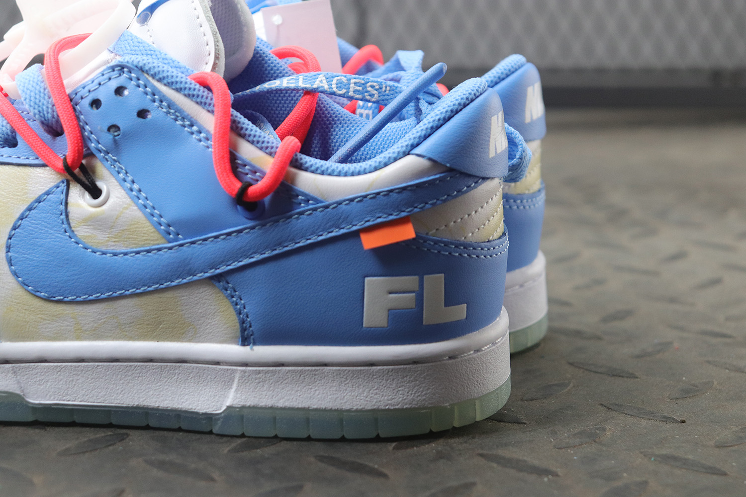 Nike Dunk Low SB Off White X Futura X SB 'UNC'
