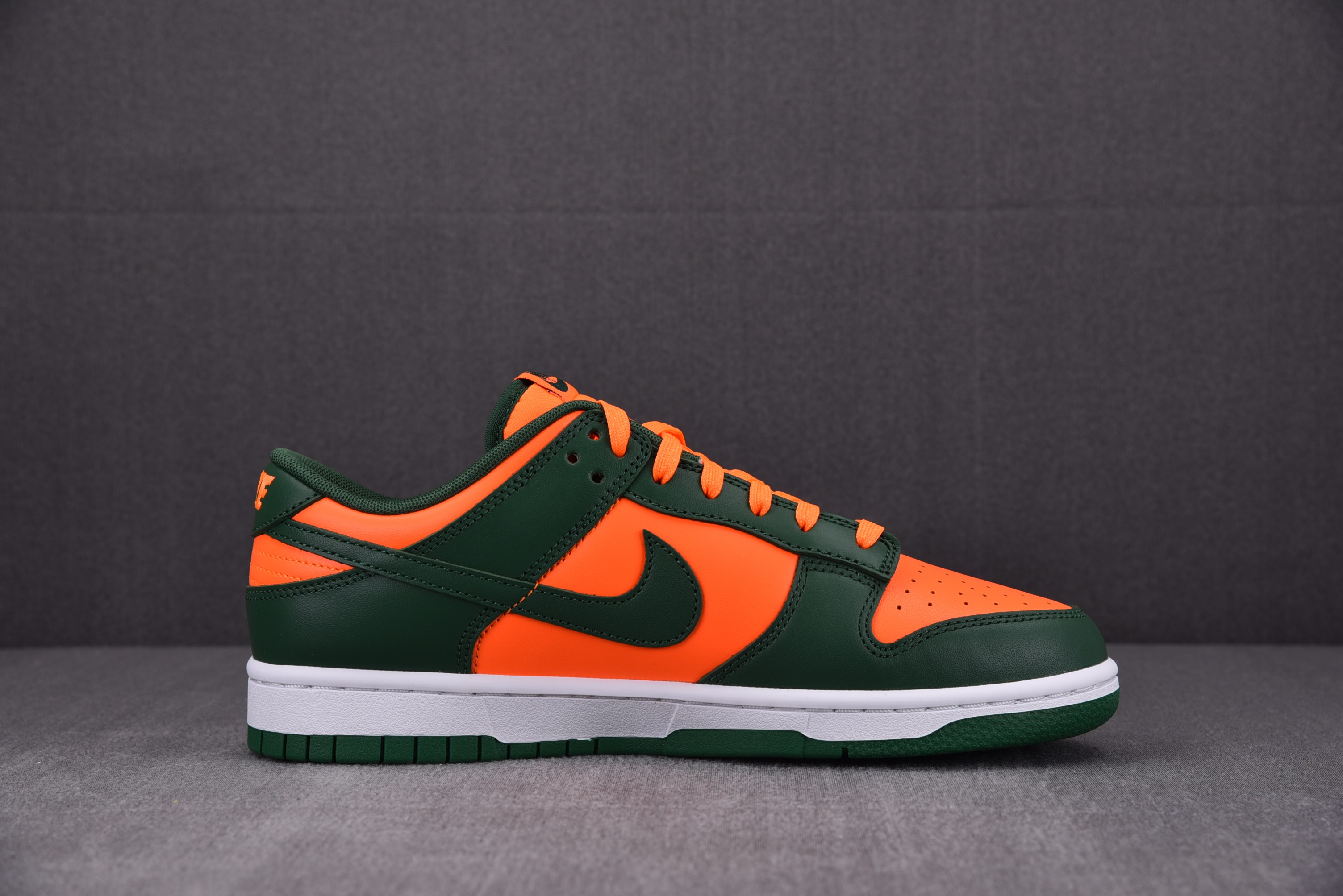 Nike Dunk Low Miami Hurricanes
