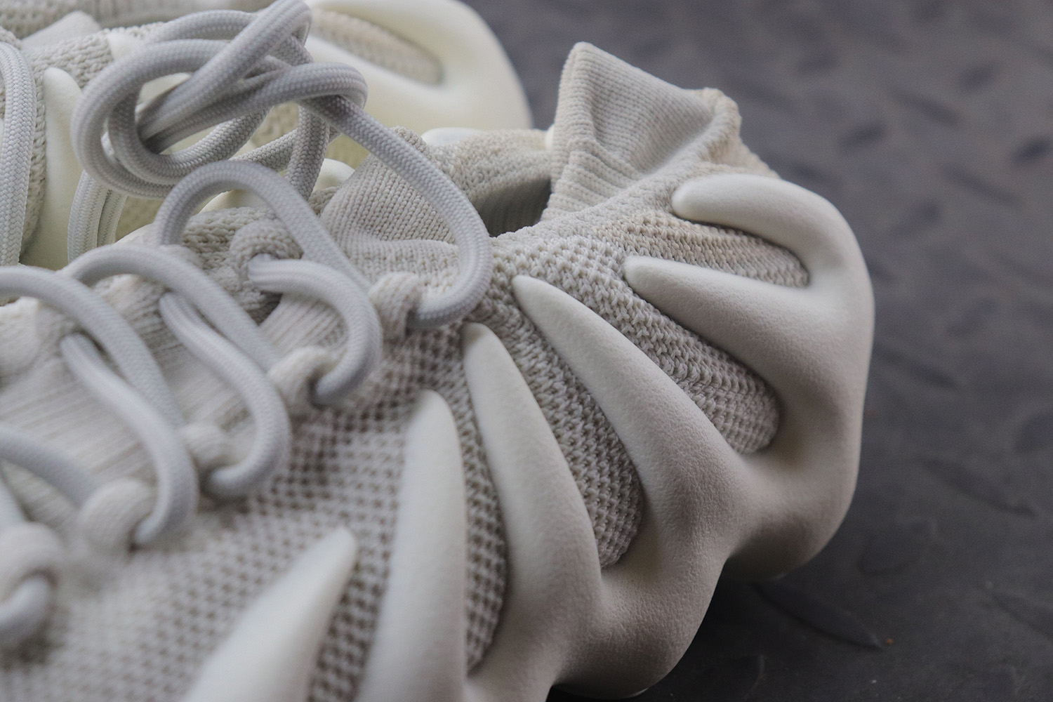 【Clearance】 adidas Yeezy 450 Cloud White（US9.5）