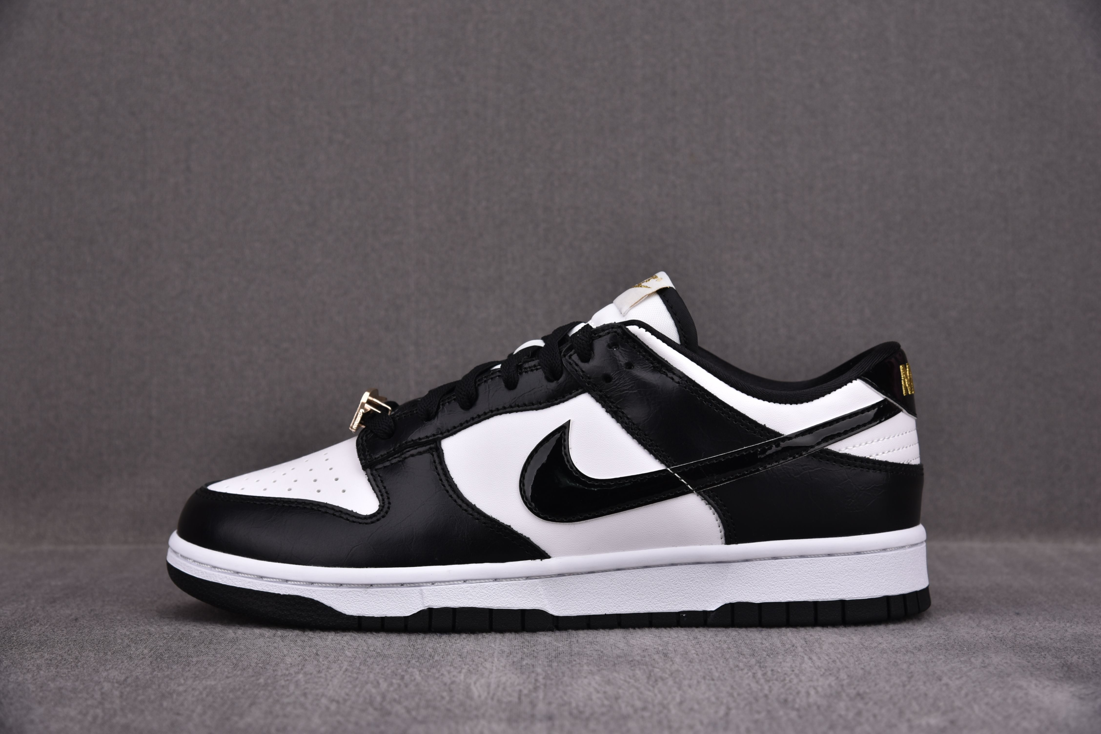 Nike Dunk Low World Champs Black White